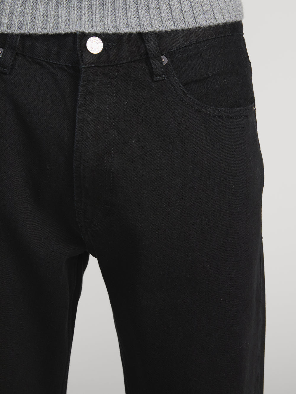 Jean On Model Detail 