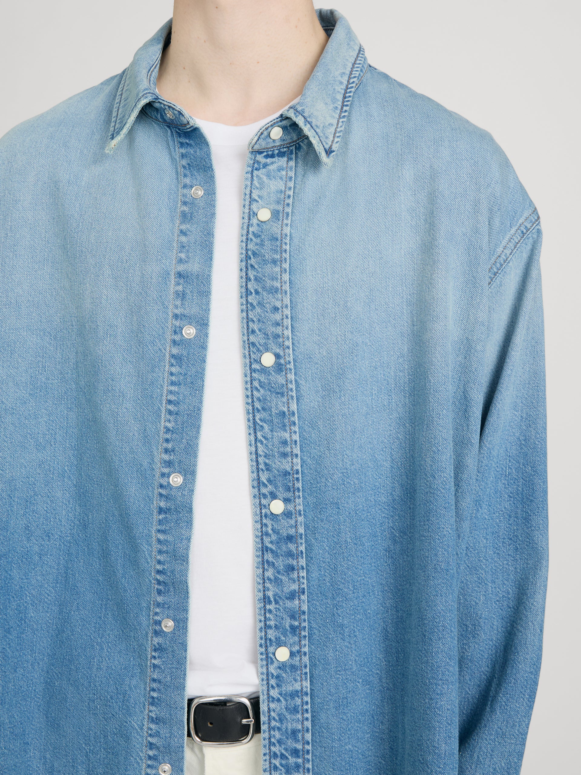 shirt-front-detail-image