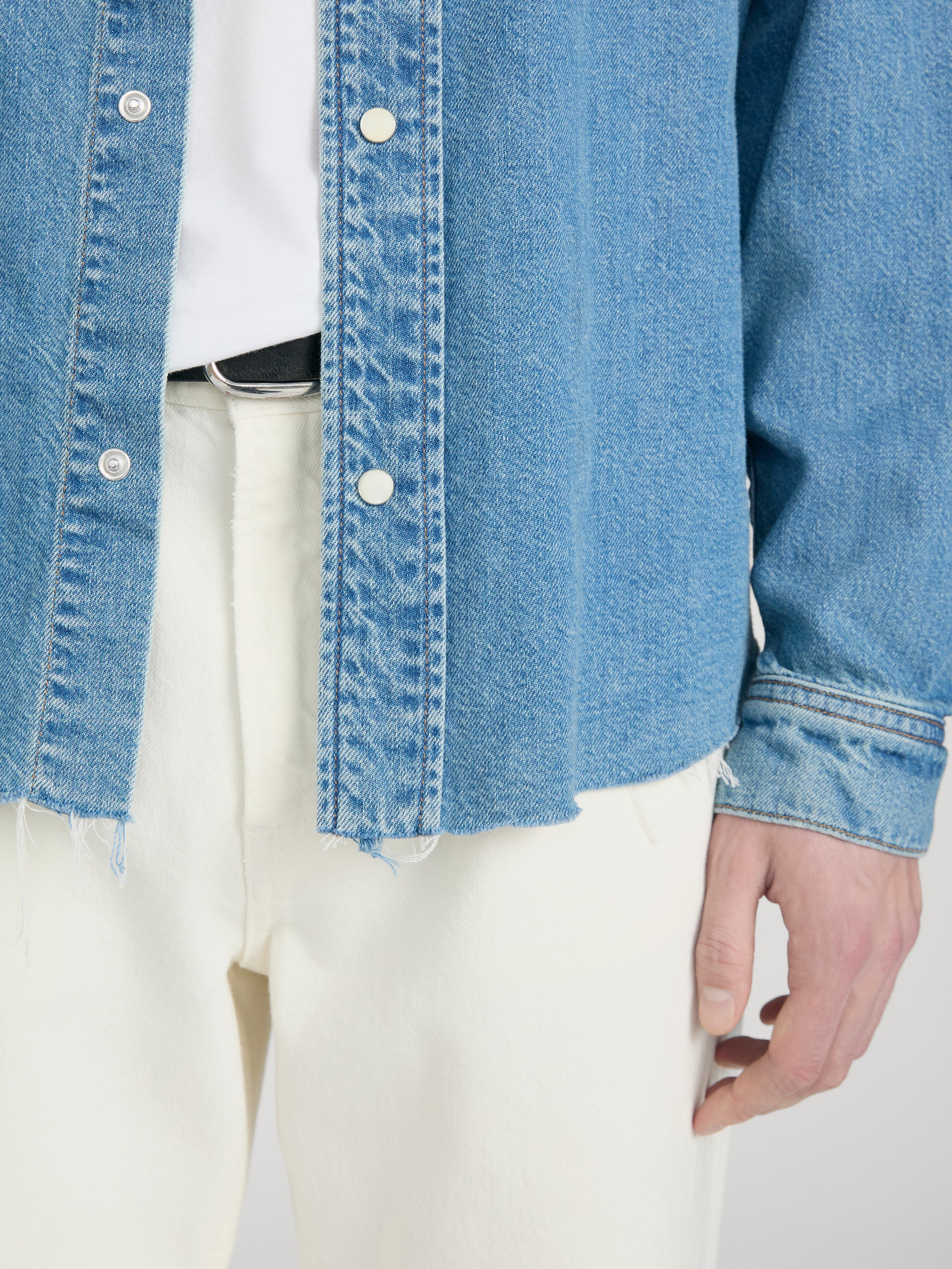 shirt-front-detail-alt-image
