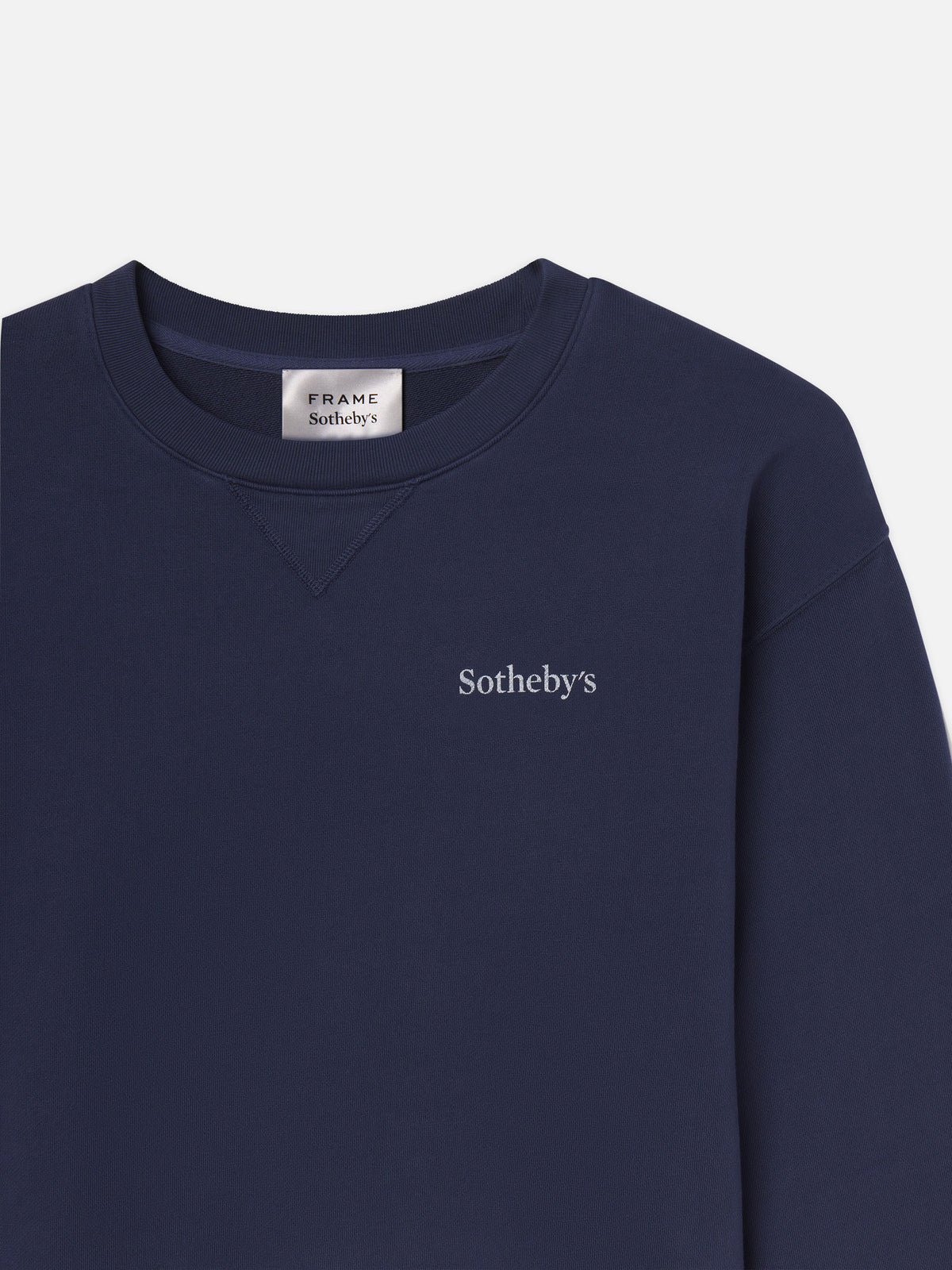 sweater front detail packshot image alt:fit1