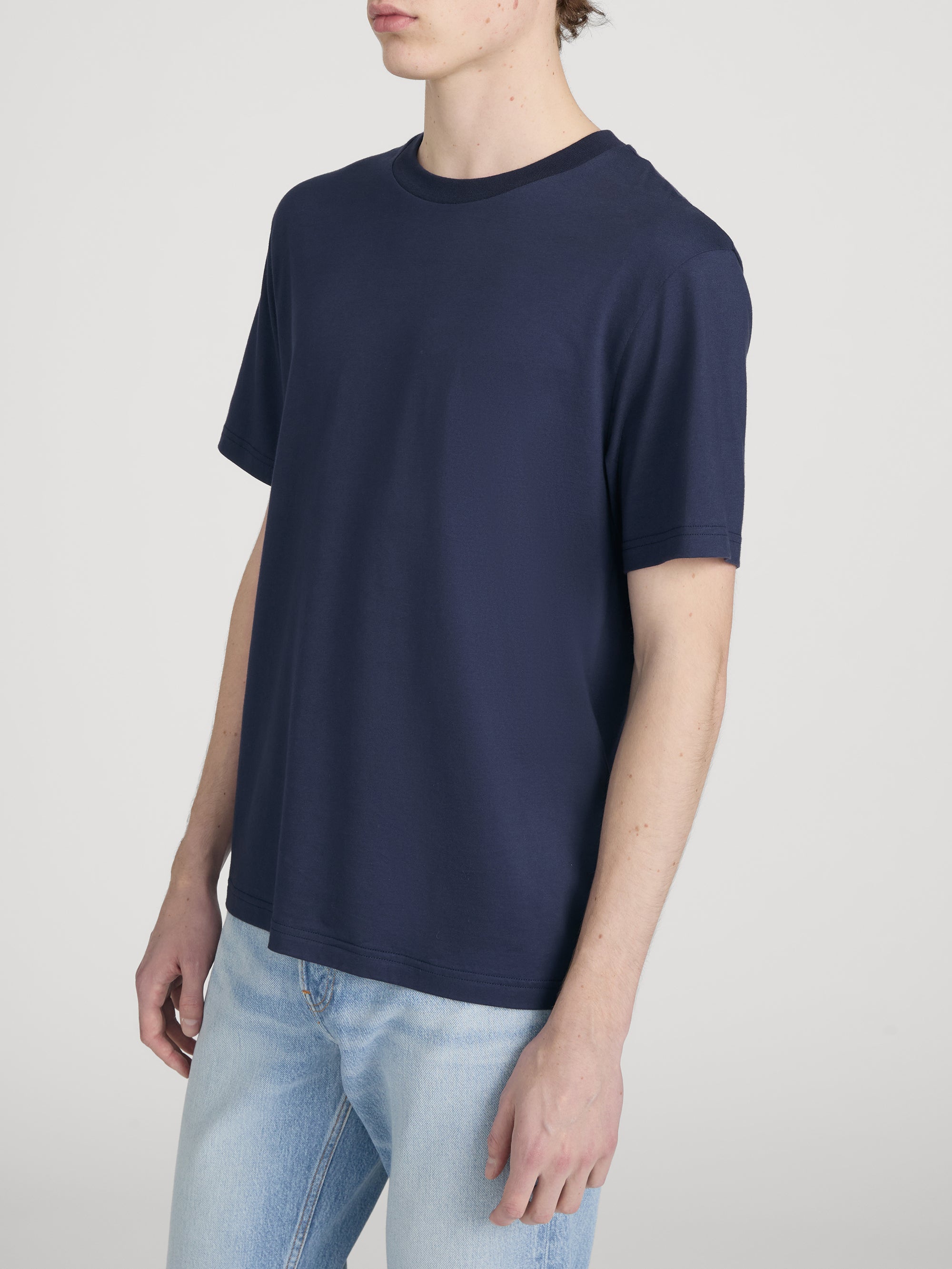Tee on model side 