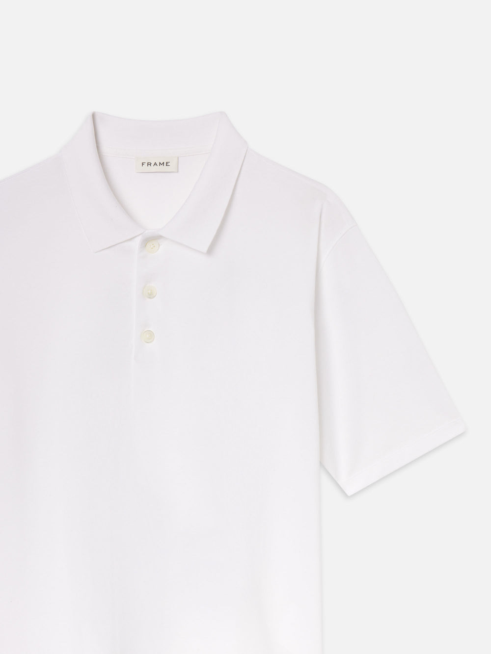 polo front detail packshot image alt:fit1