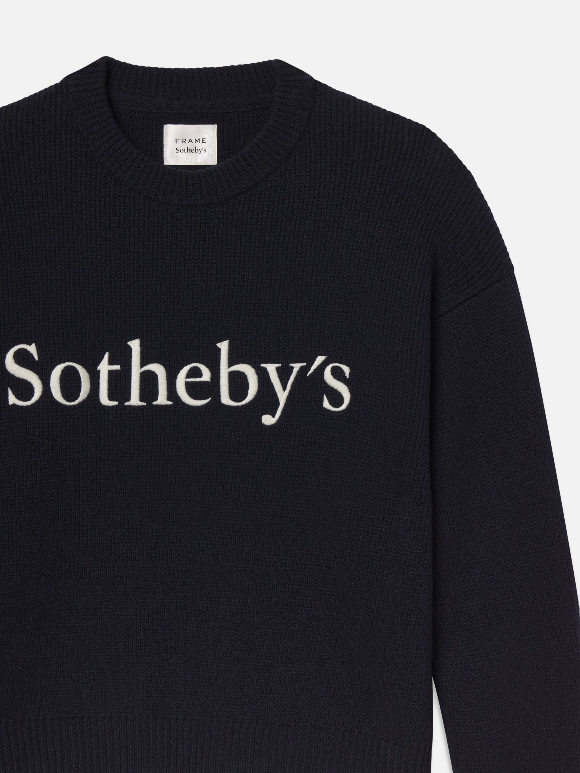 sweater front detail packshot image alt:fit1