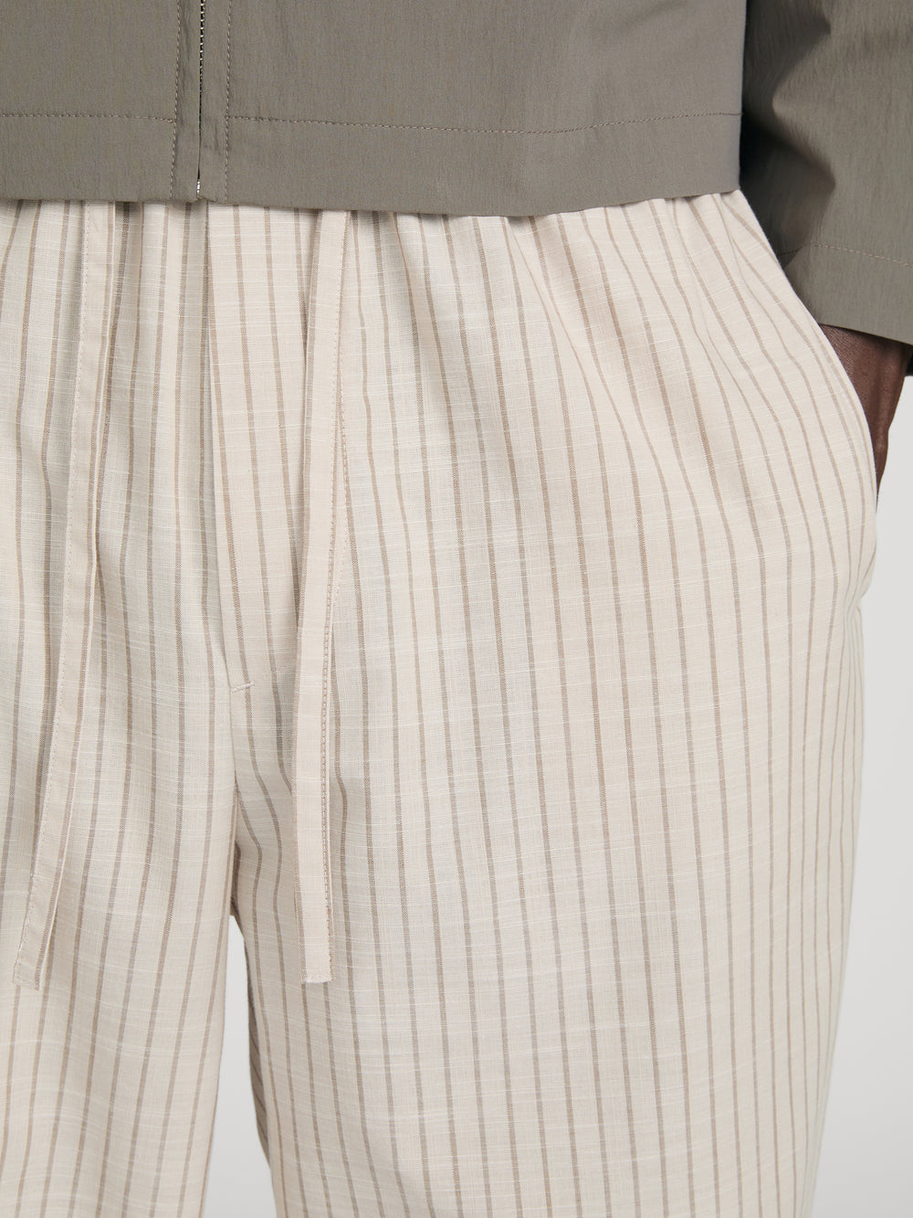 pant-front-detail-image