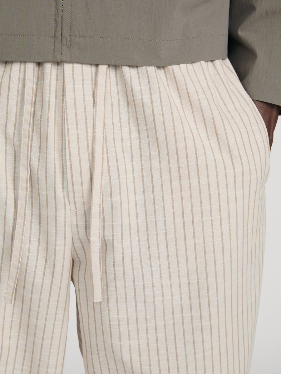 pant-front-detail-image