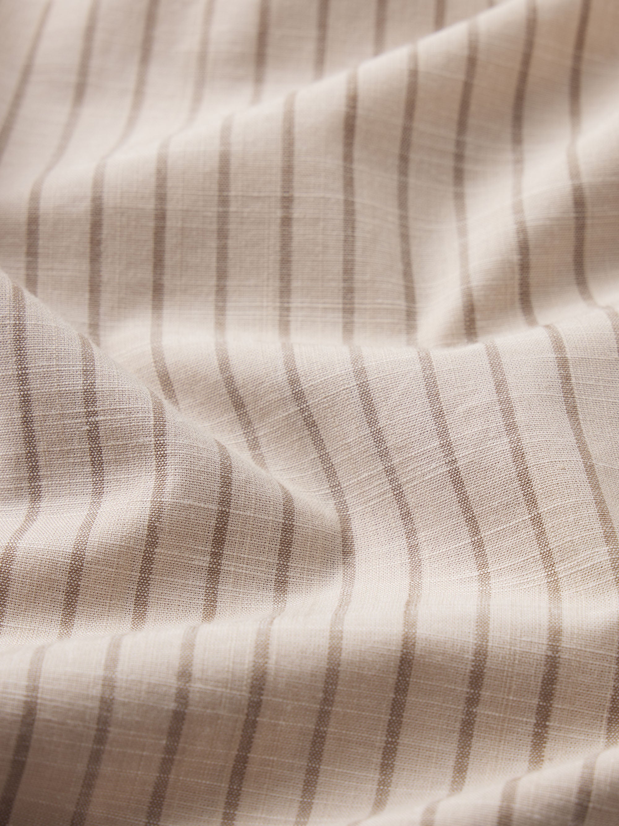 pant-texture-detail-image
