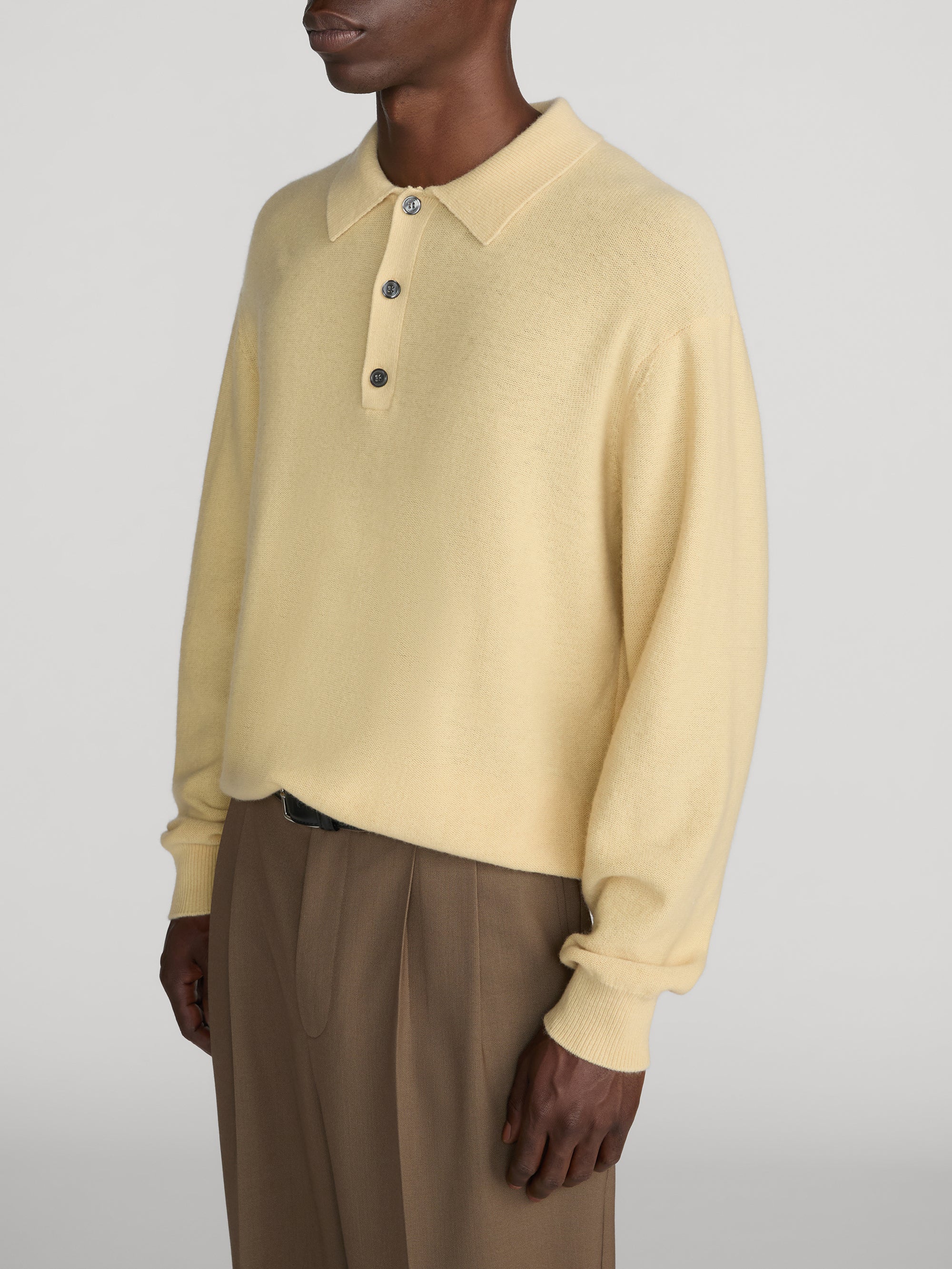 sweater-side-image