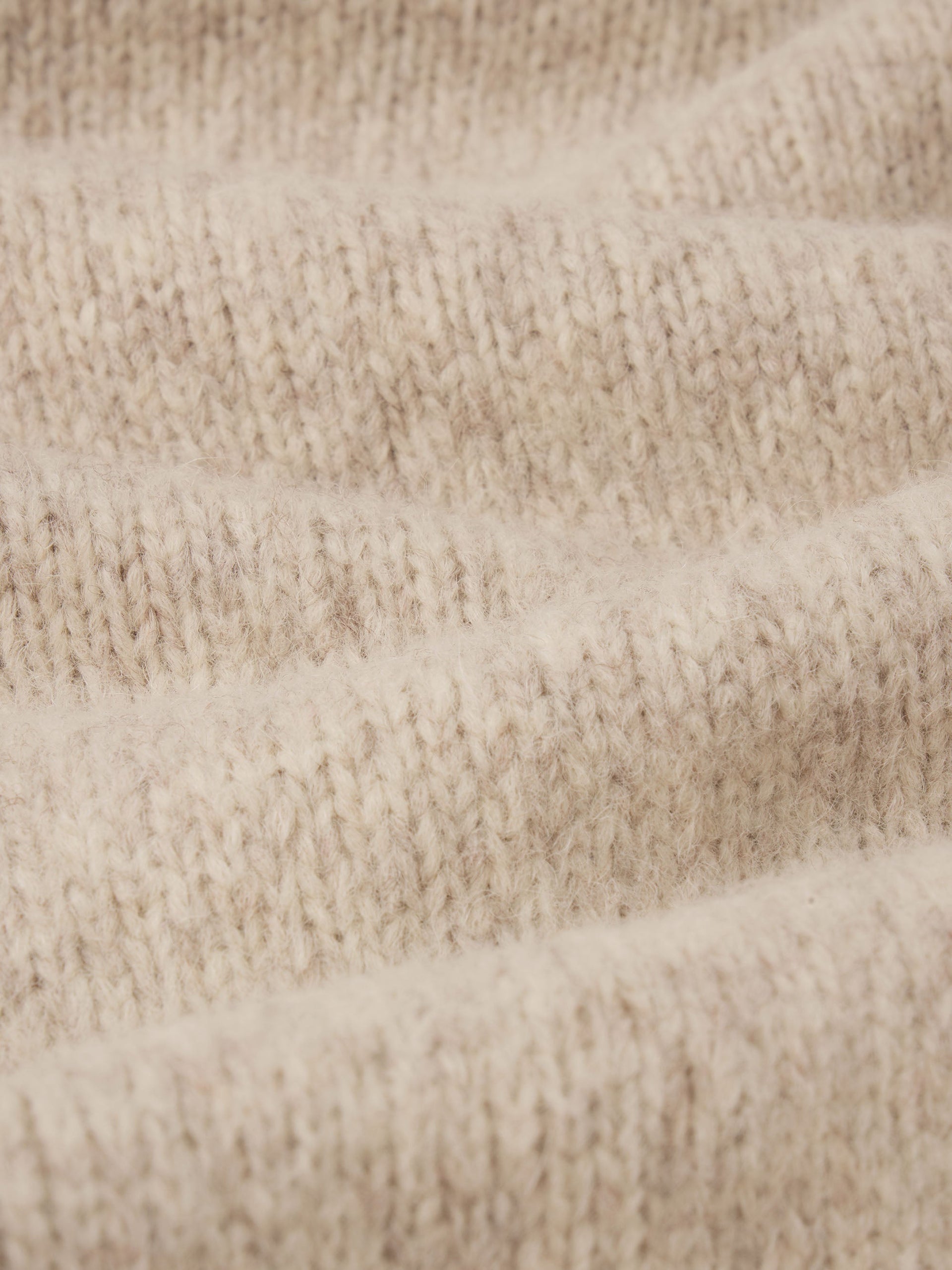 sweater-texture-detail-image
