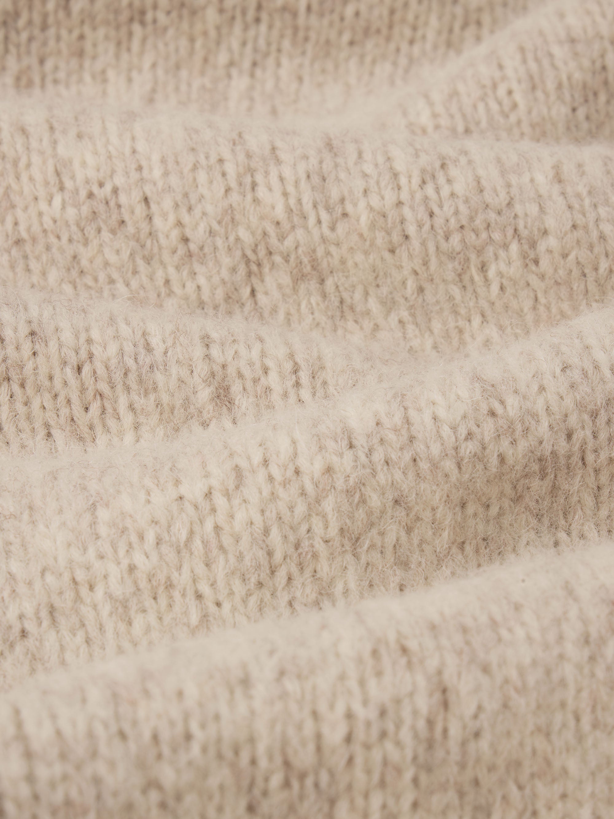 sweater-texture-detail-image