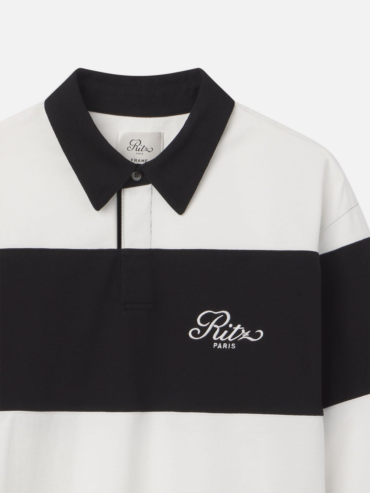 polo front detail packshot image alt:fit1