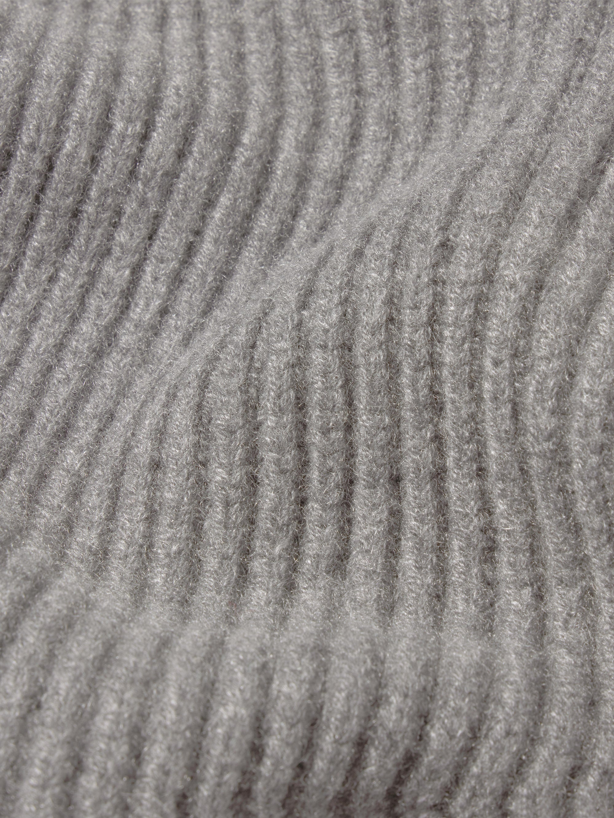scarf detail image