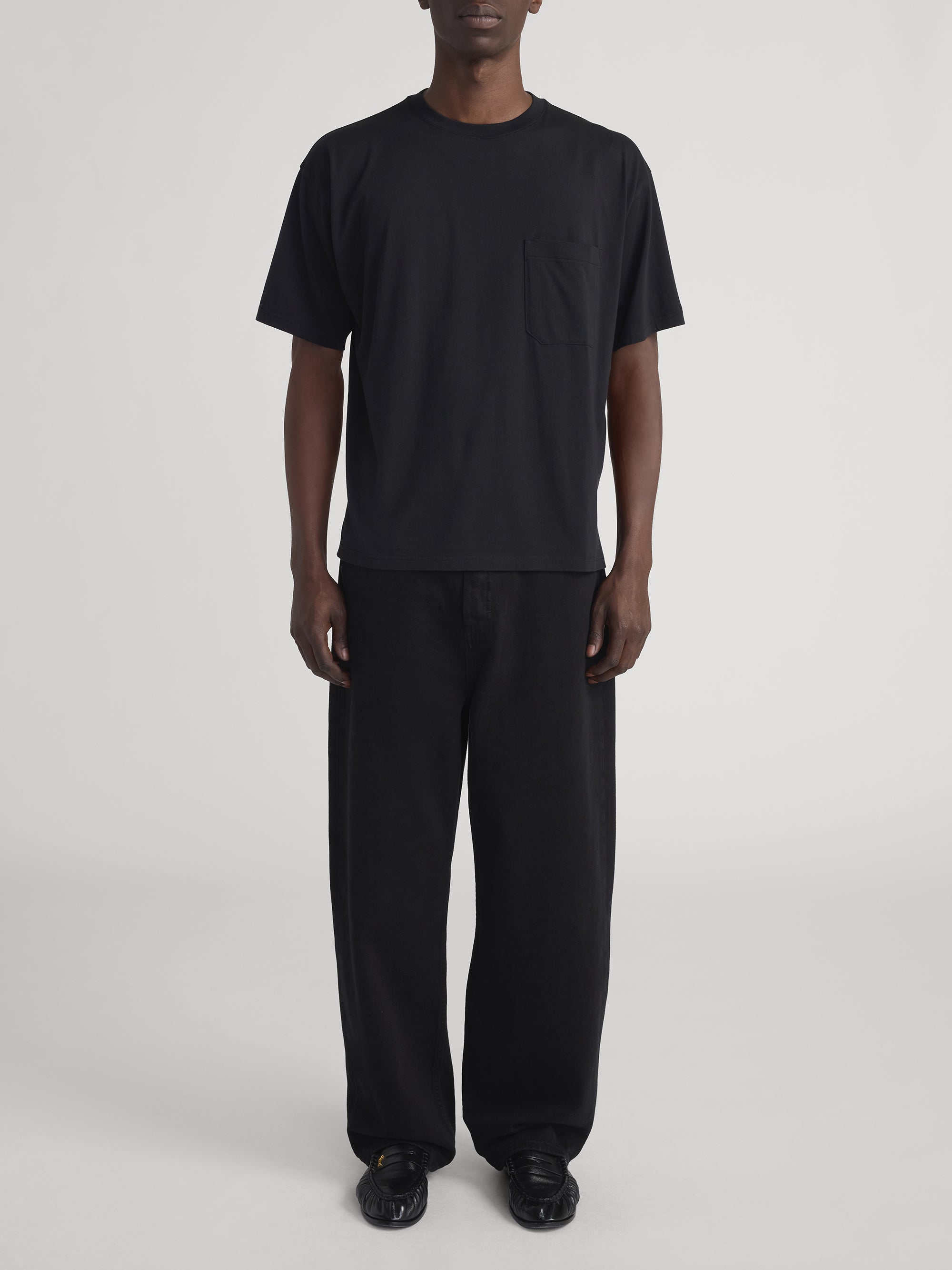 RELAXED POCKET TEE BLACK