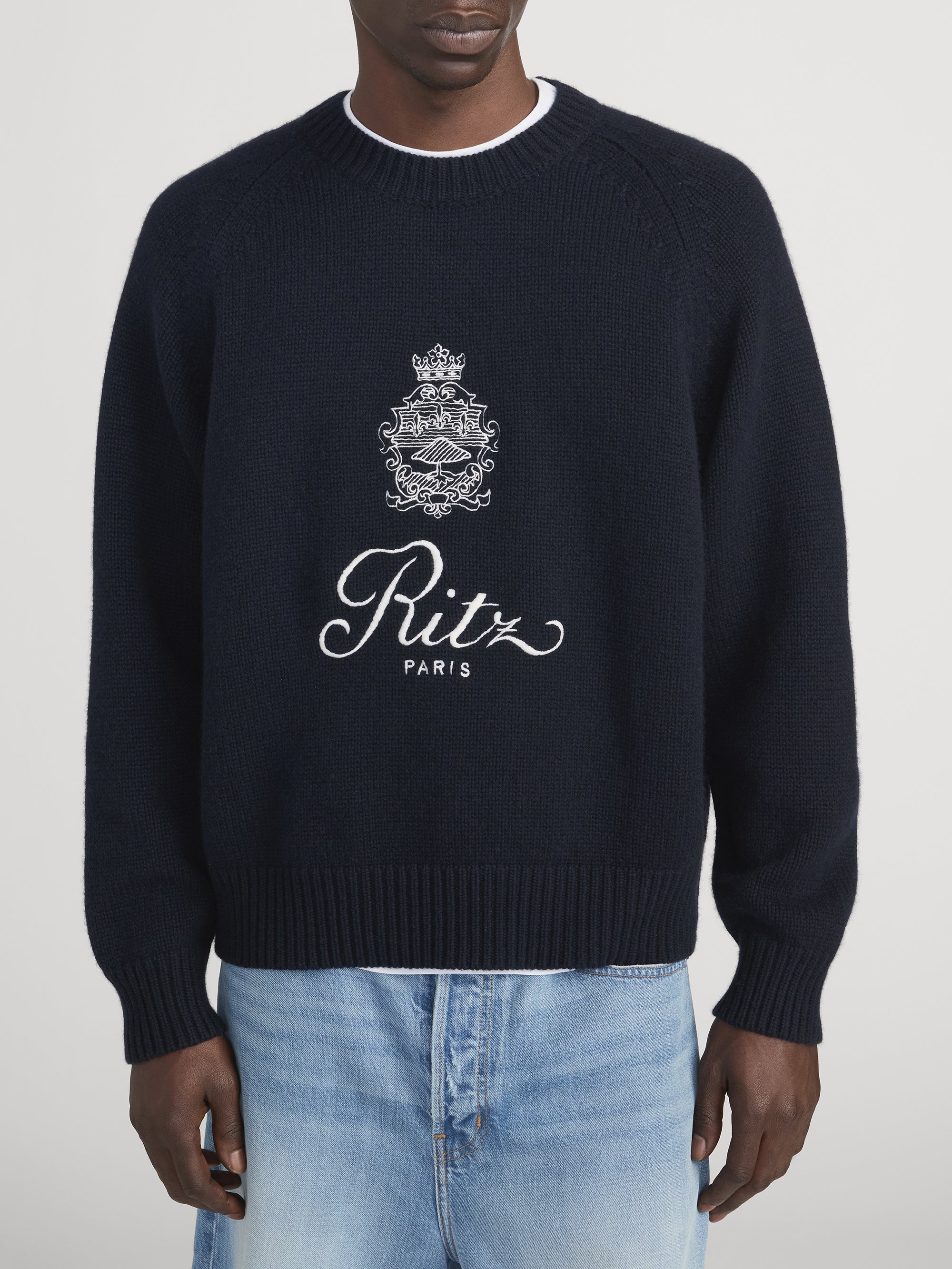 The Ritz-Carlton Vネックセーター S Ritz Unisex Cashmere Sweater -- Navy