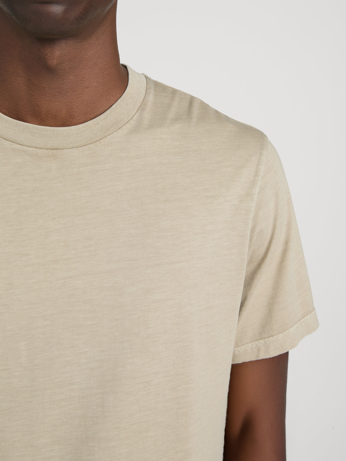 Tee on model detail 
