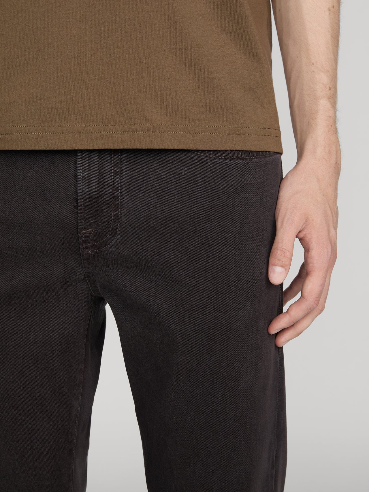 L'Homme Slim Brushed Twill -- Deep Brown