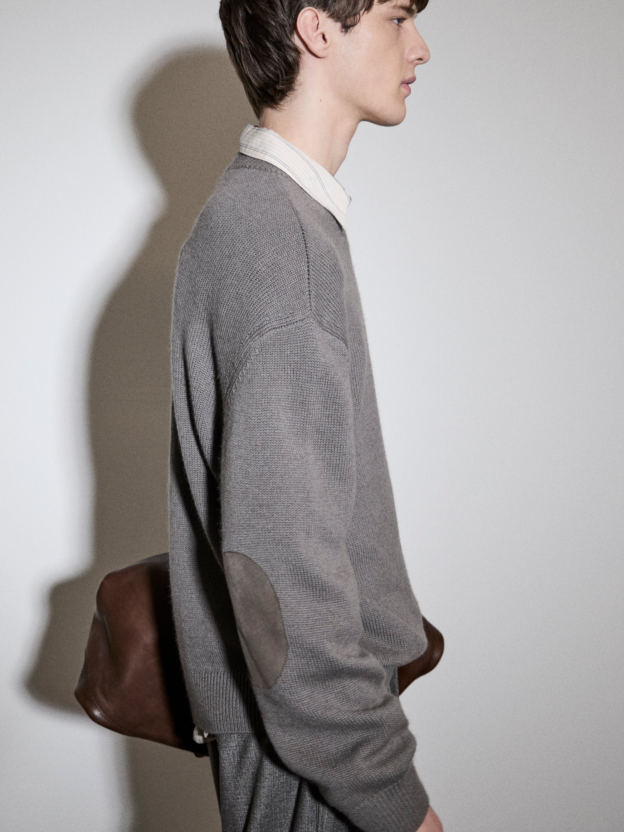 sweater lookbook image alt:hover