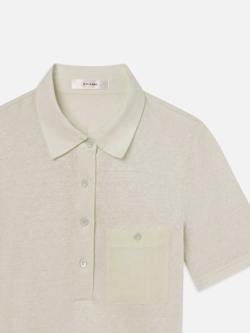 polo front detail packshot image alt:fit1