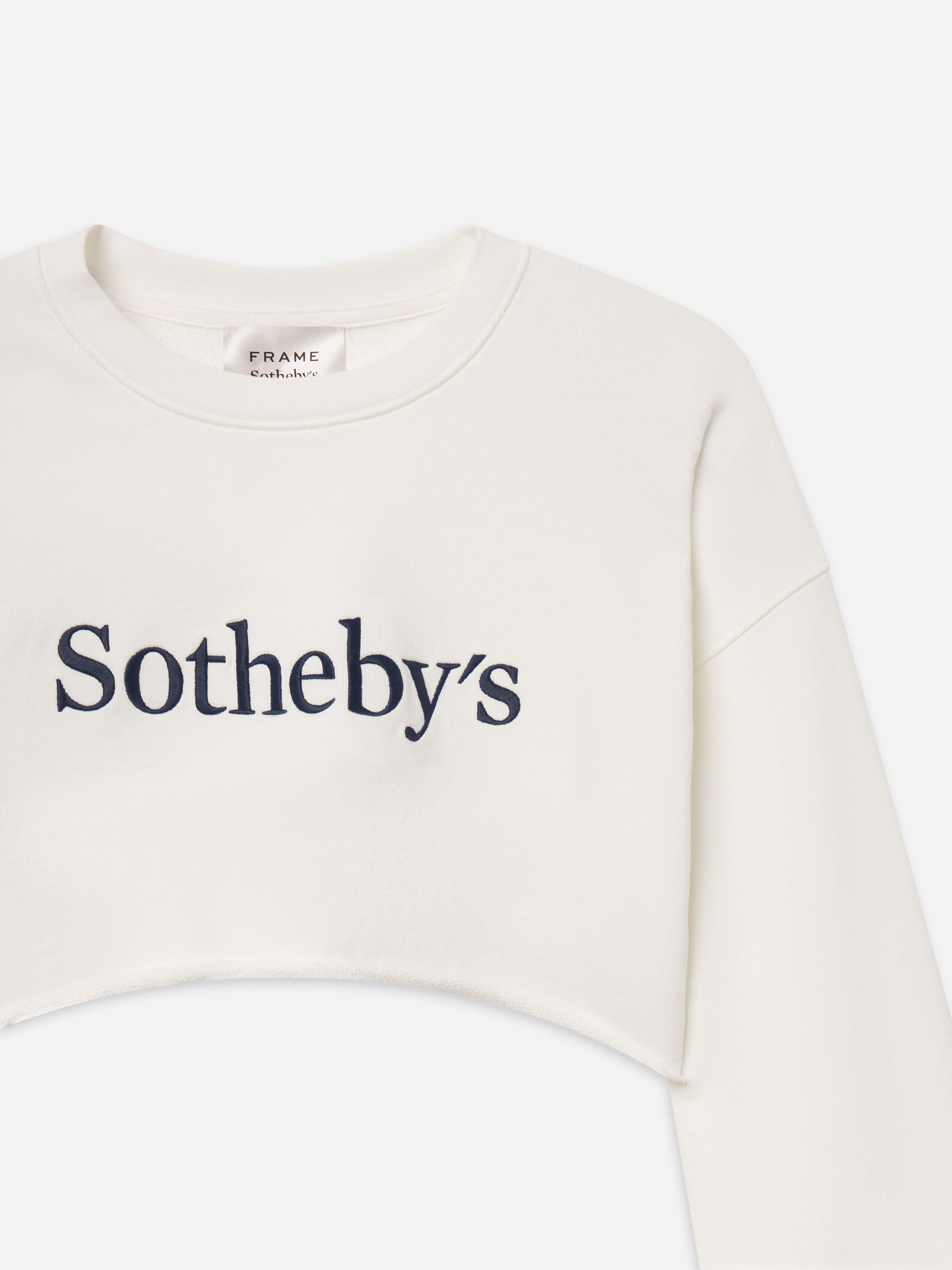 sweatshirt front detail packshot image alt:size alt:fit1