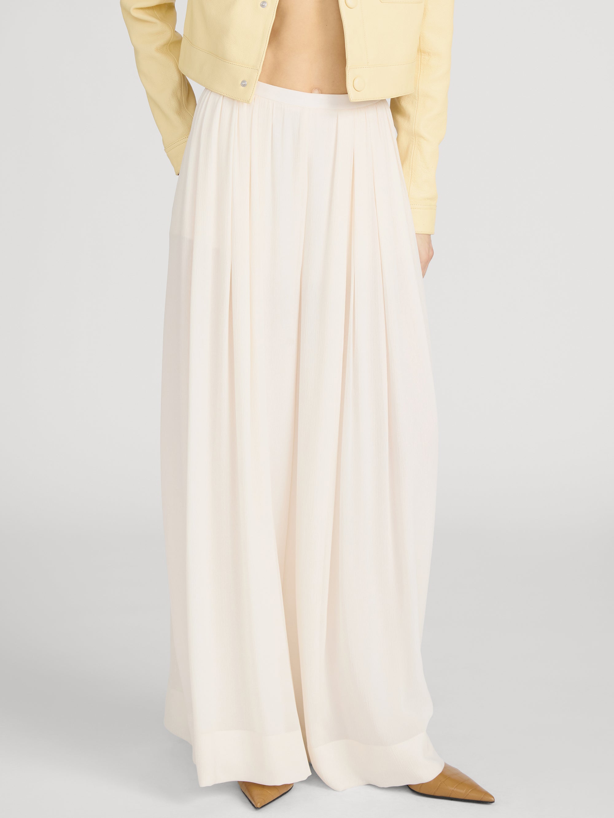 Pant on model crop 