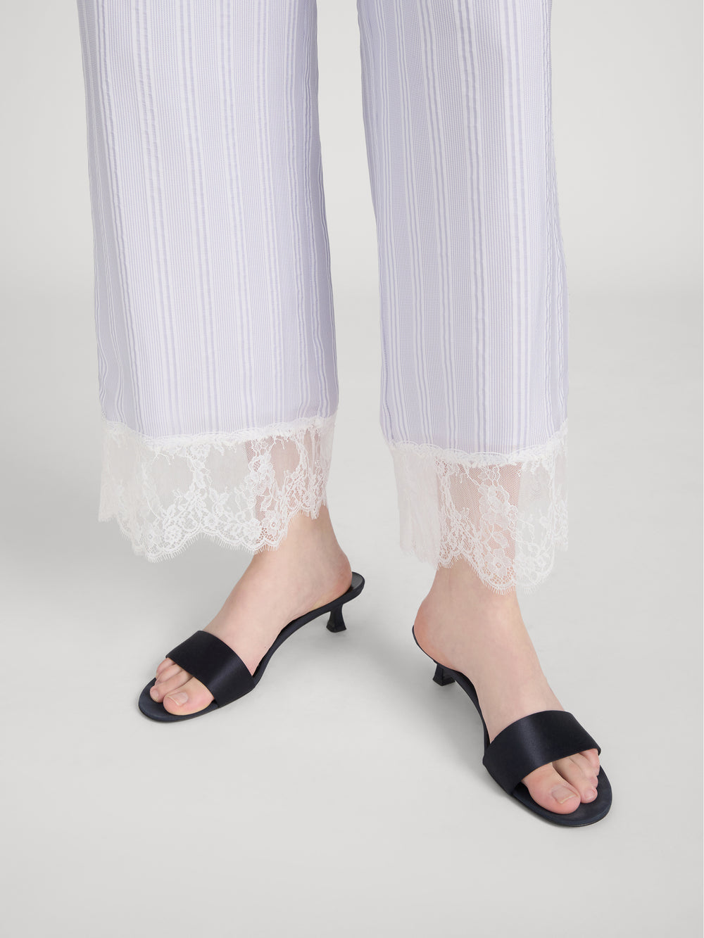 Pant on model detail 
