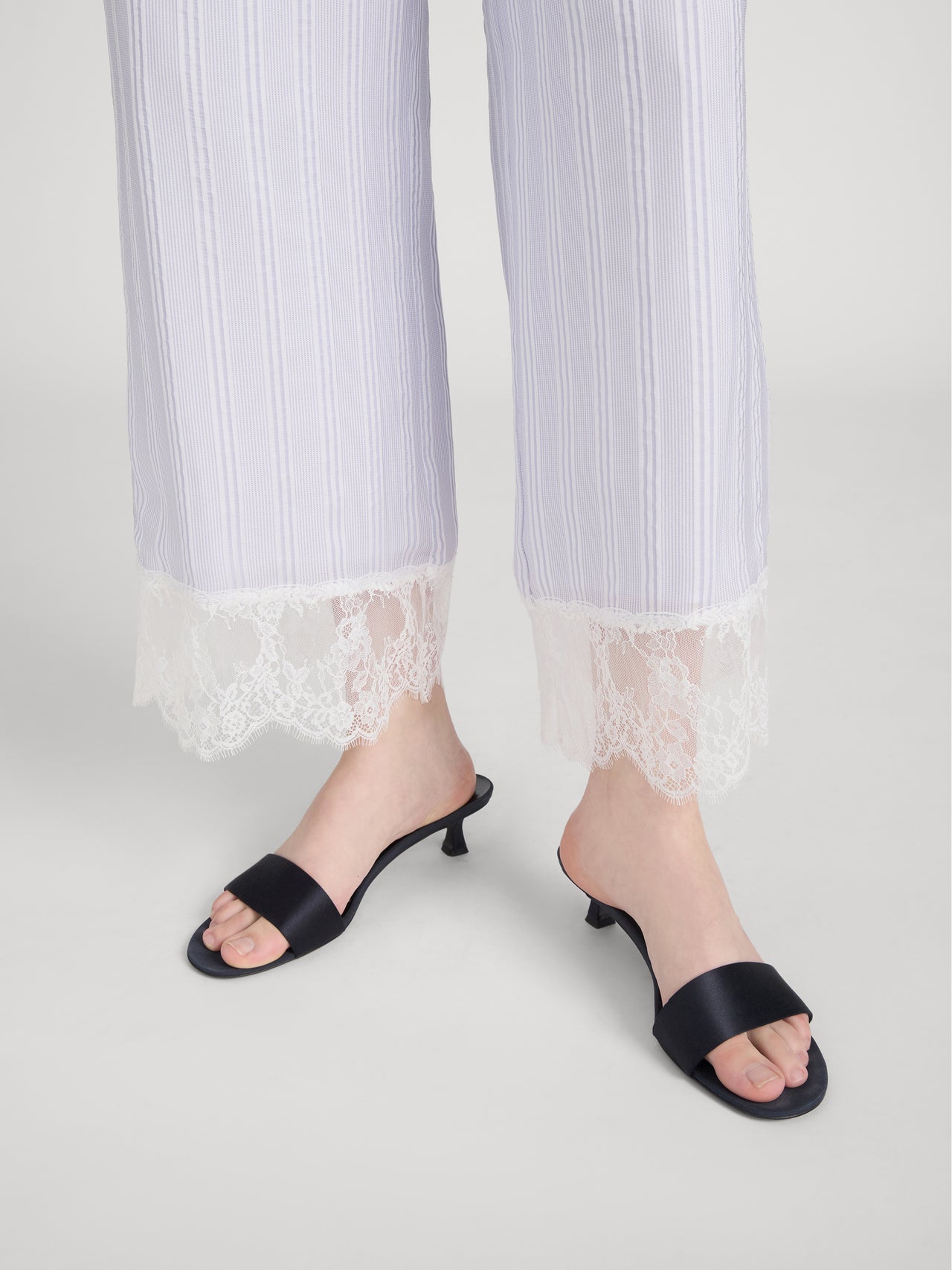 Pant on model detail 