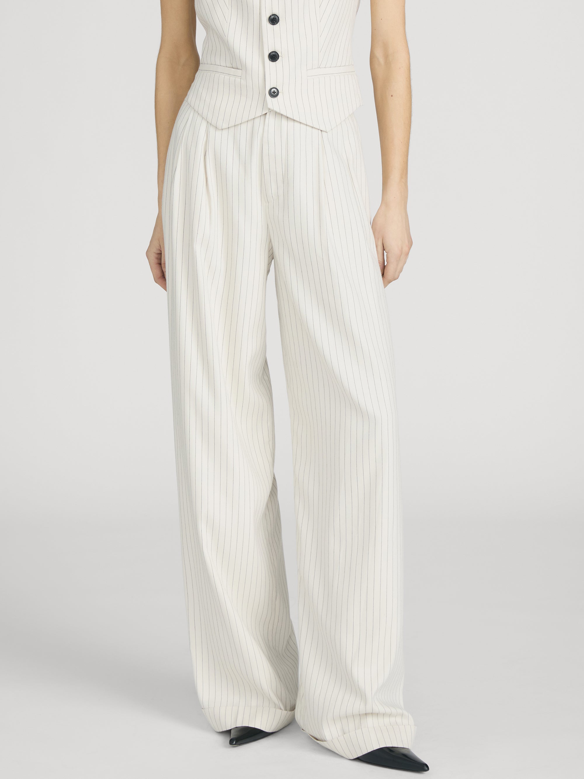 Pant on model crop 