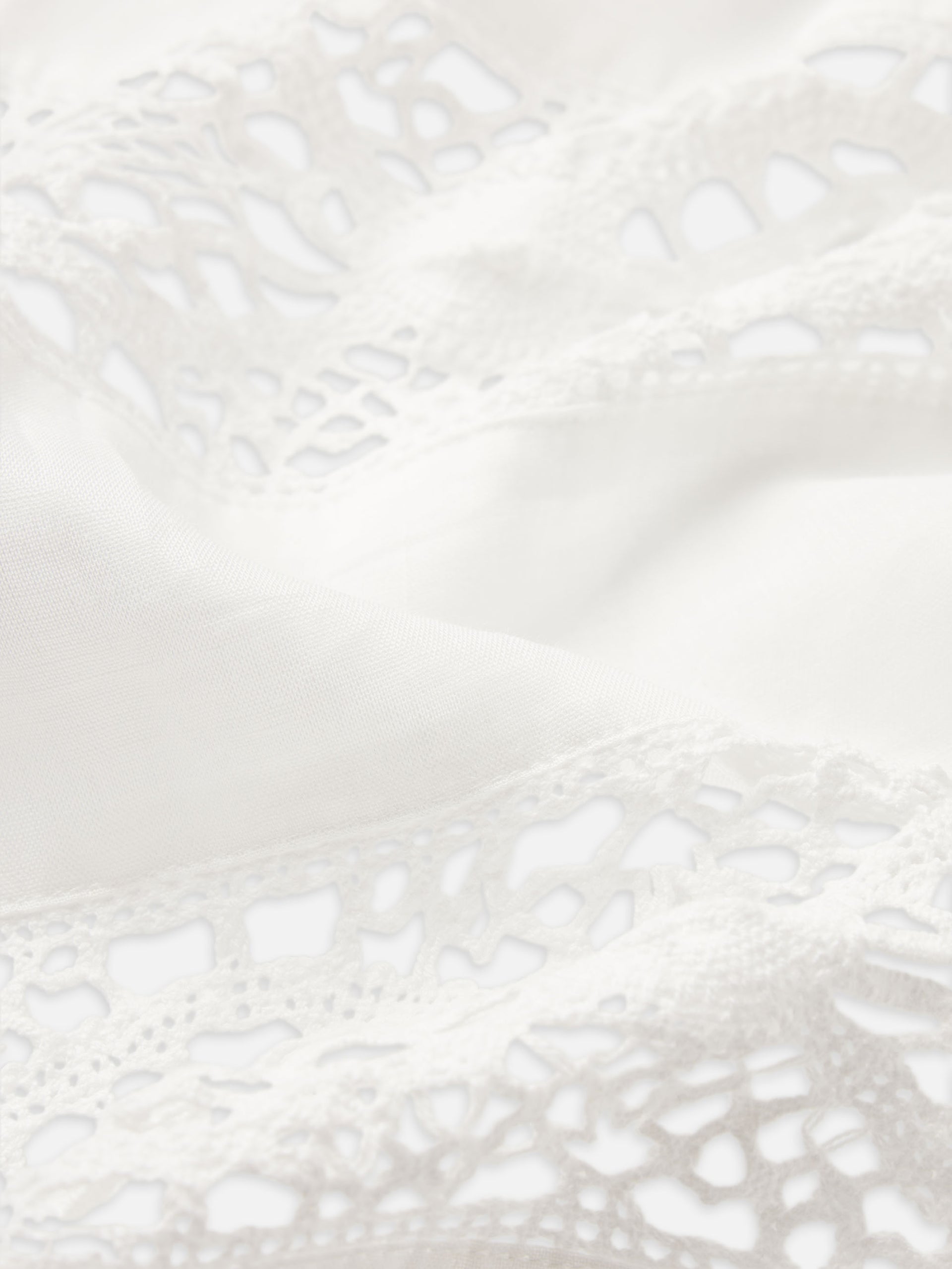 The Statement Heirloom Shirt -- White