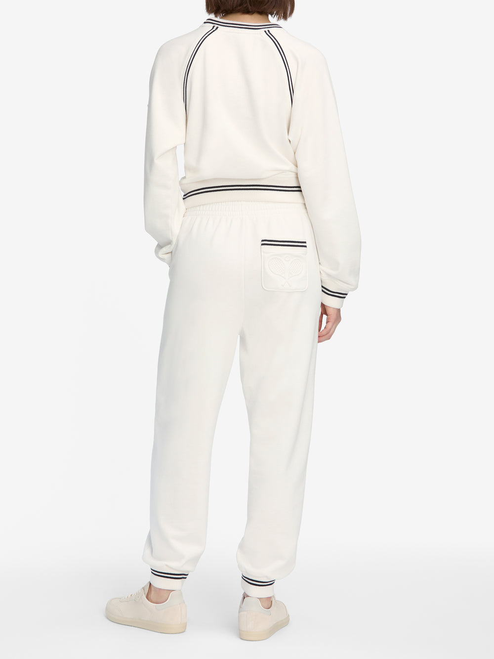 sweatshirt back image alt:fit2