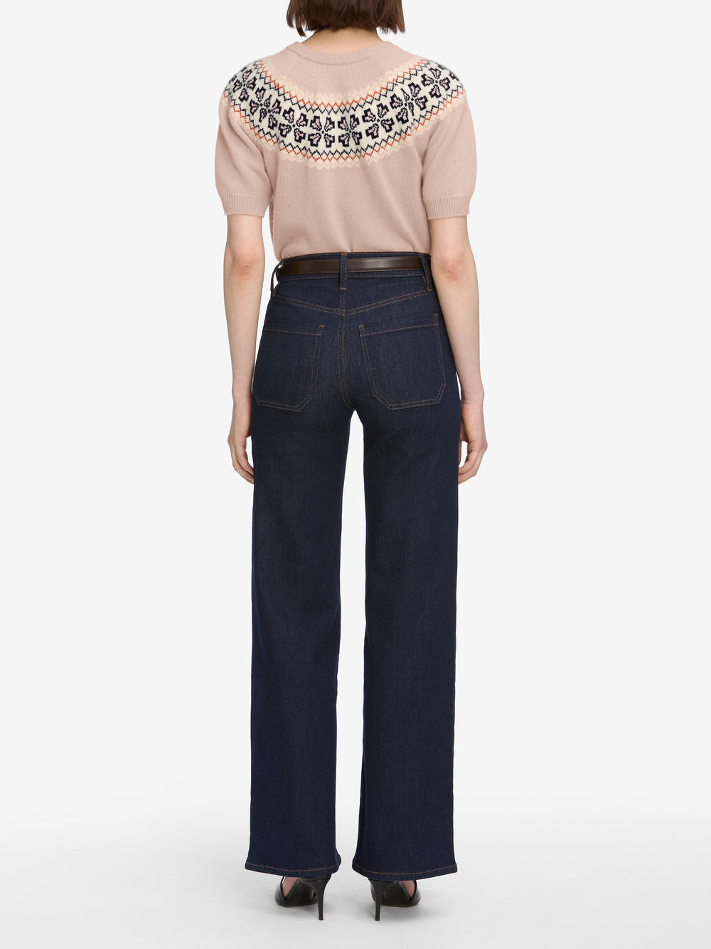 sweater back image alt:fit2