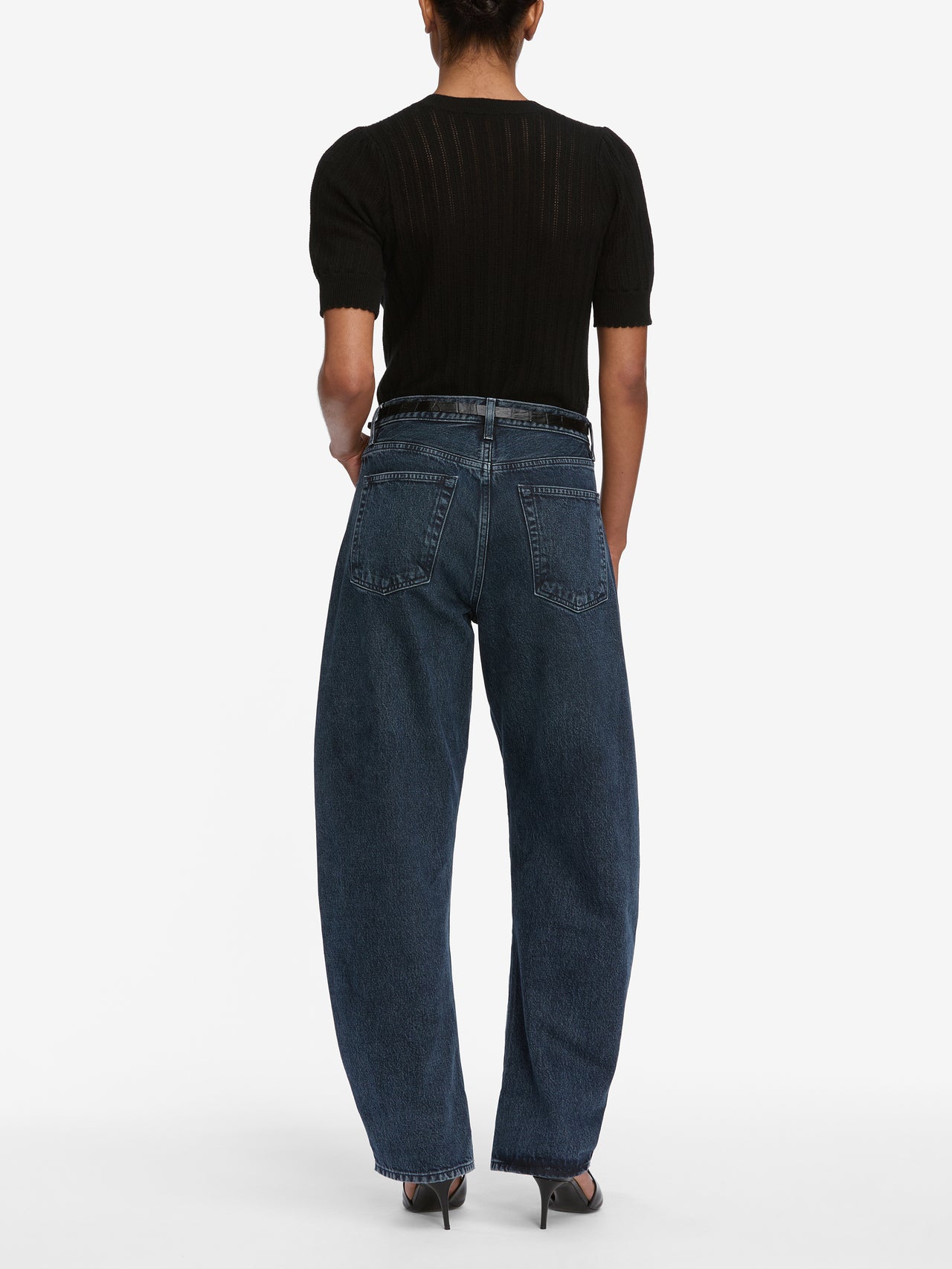 sweater back image alt:fit2