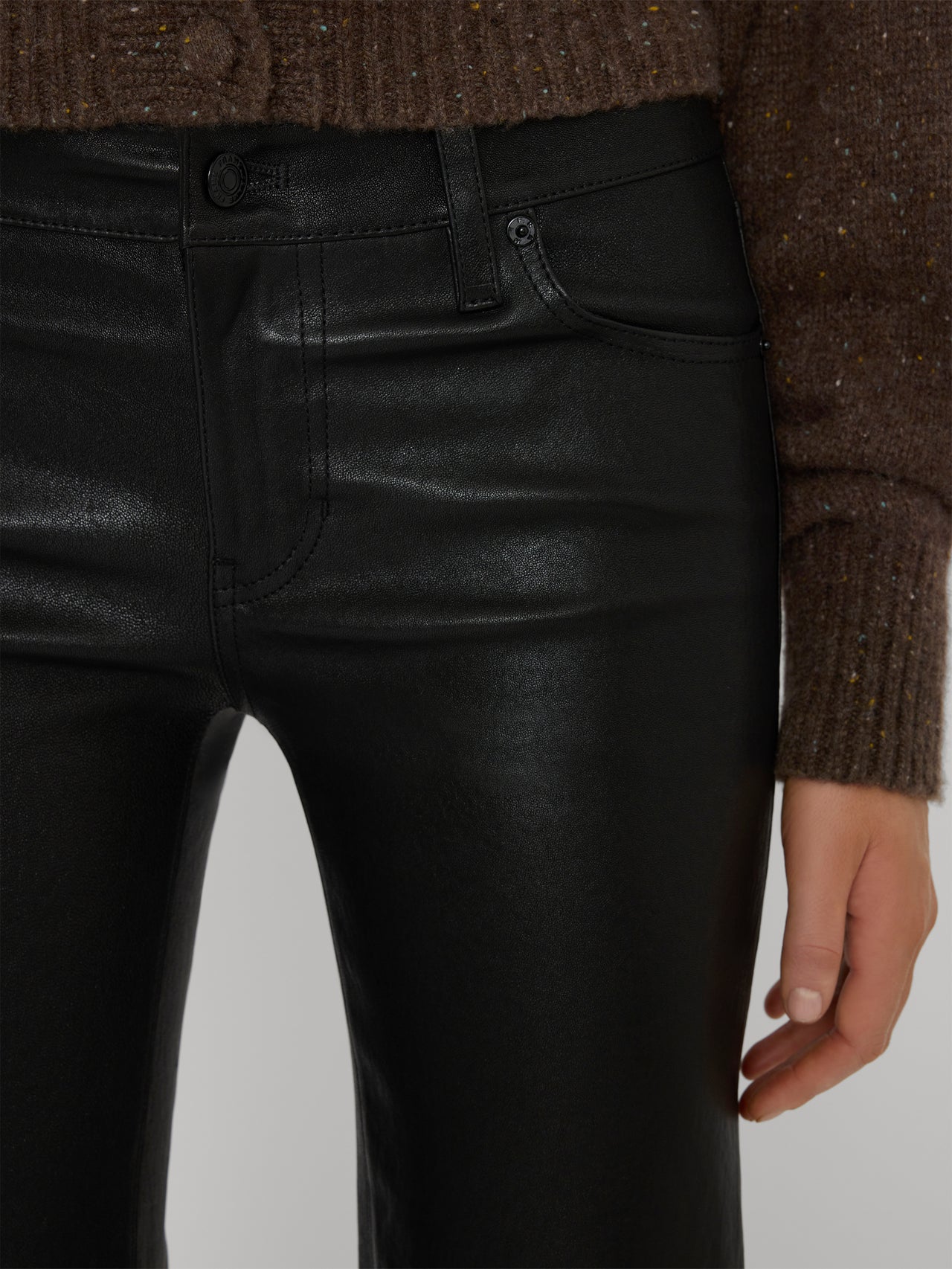 pant-detail-image