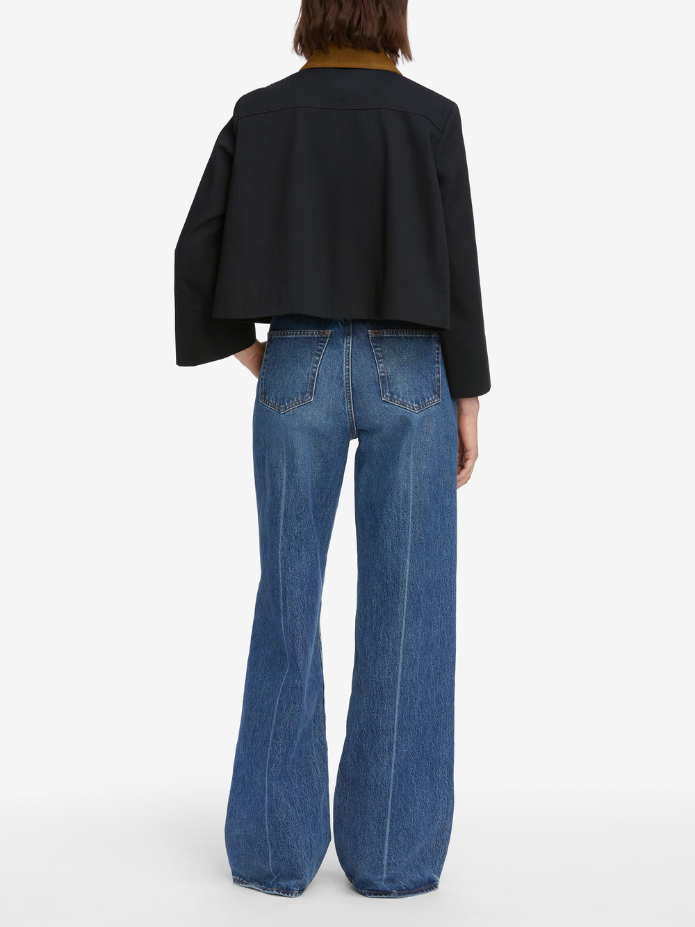 jacket back image alt:fit2