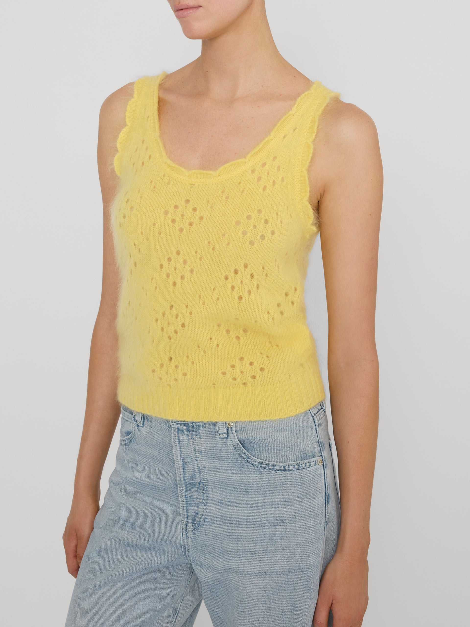sweater-side-image