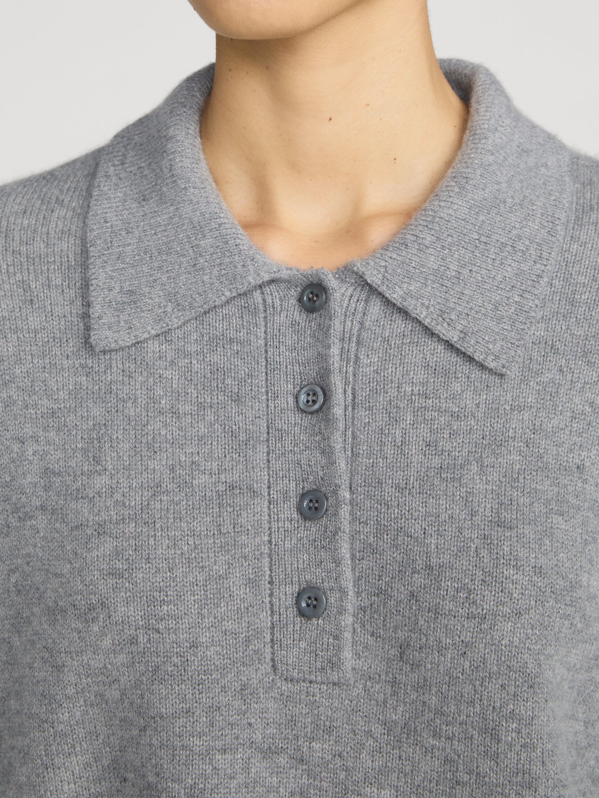 sweater-detail-image