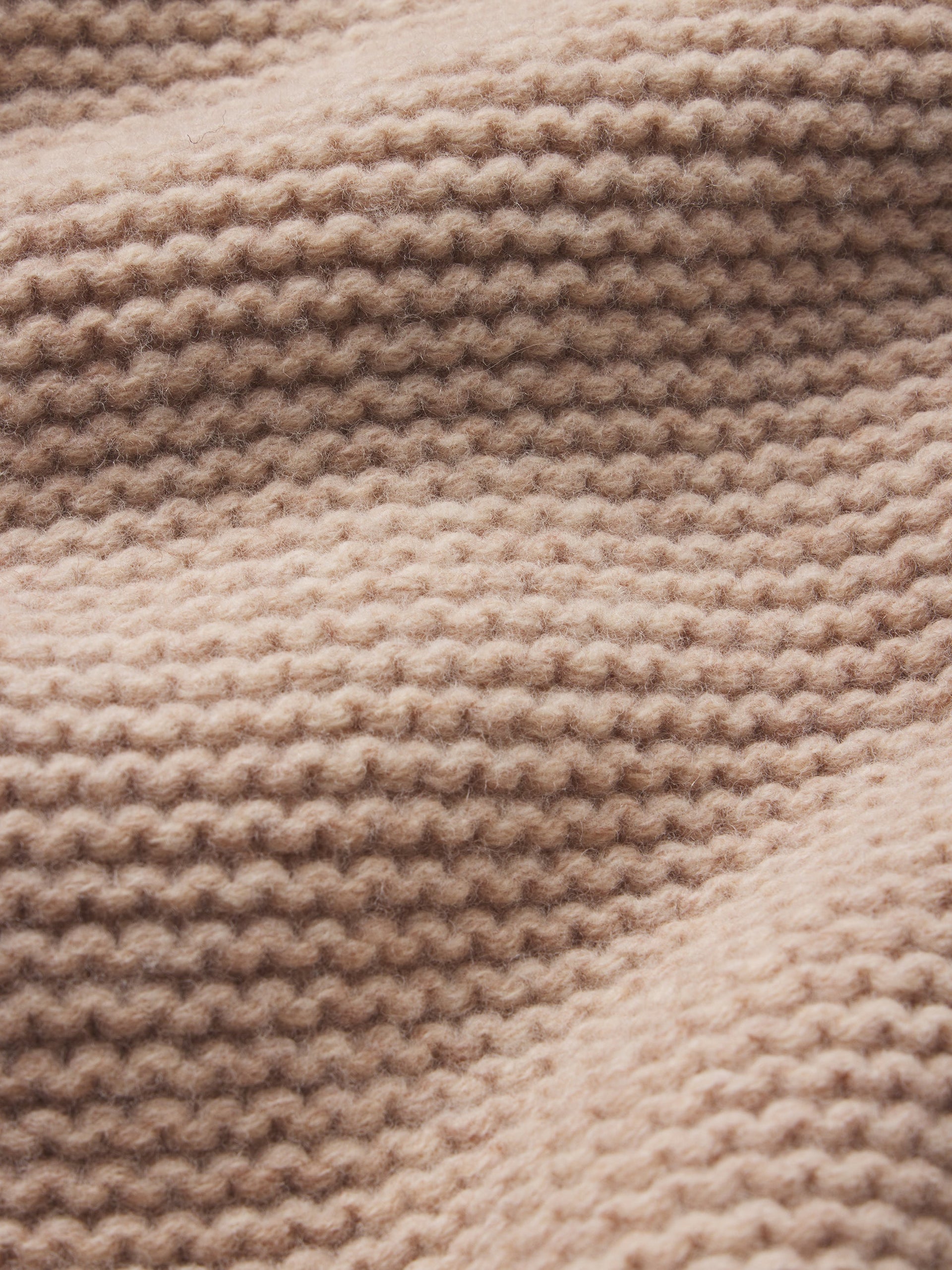 sweater-texture-detail-image