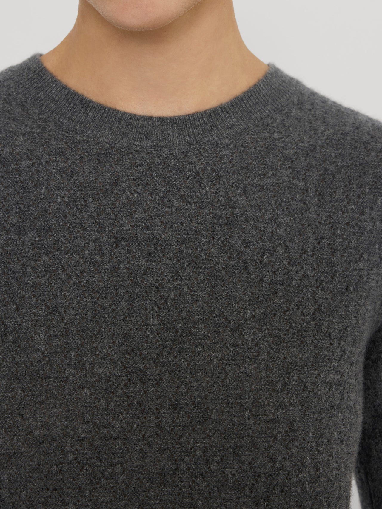 sweater-detail-image