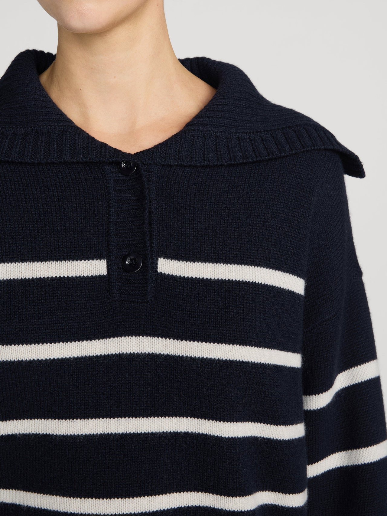 sweater-detail-image