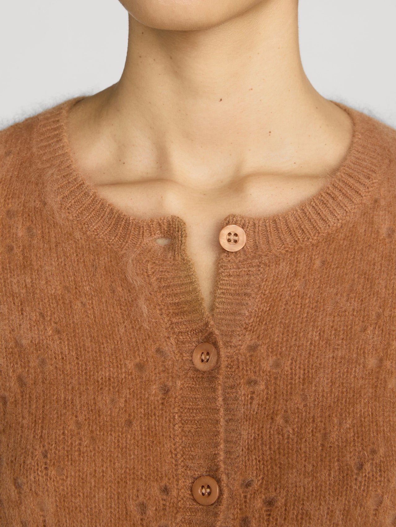 sweater-detail-image