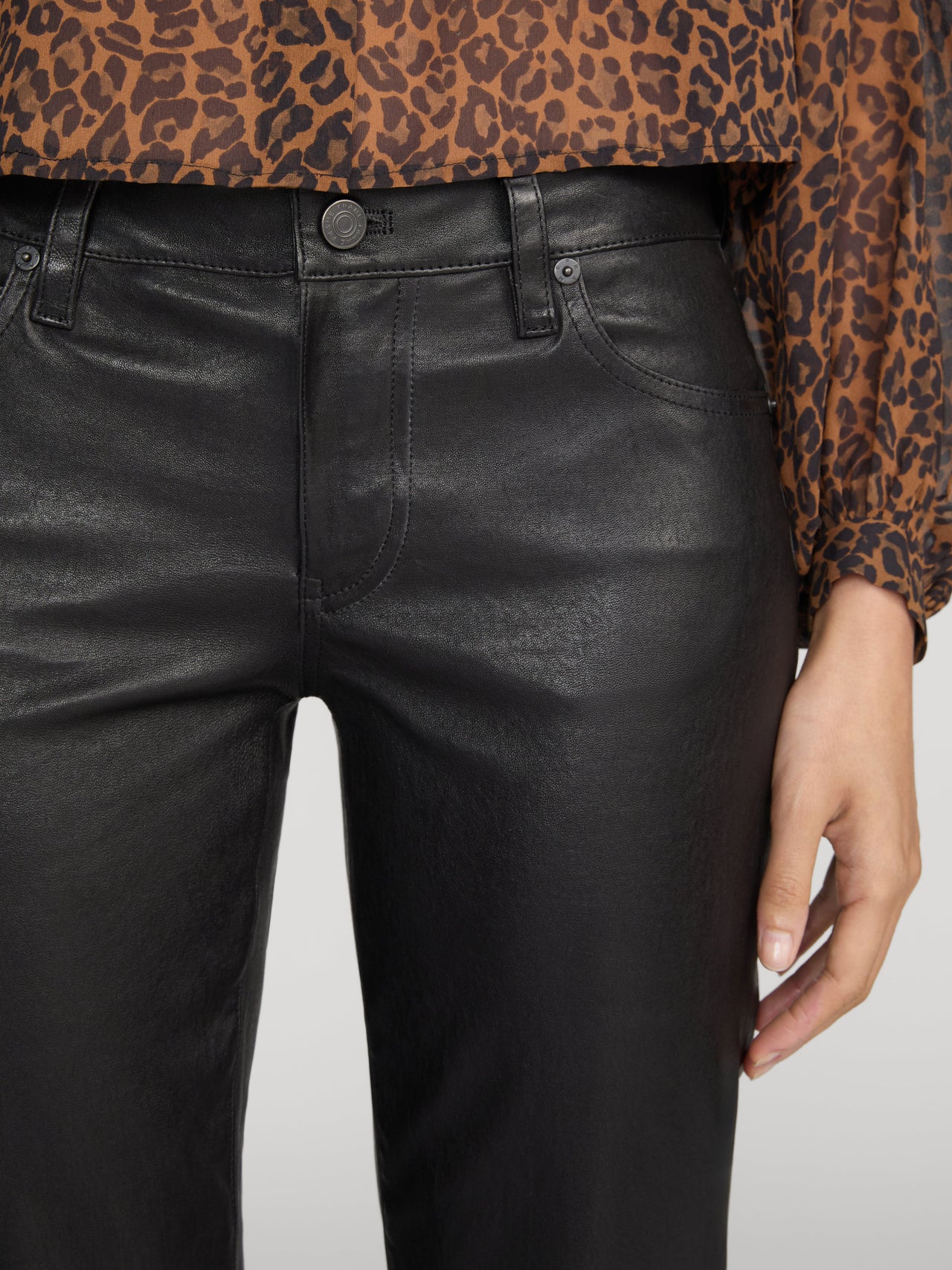 pant-detail-image