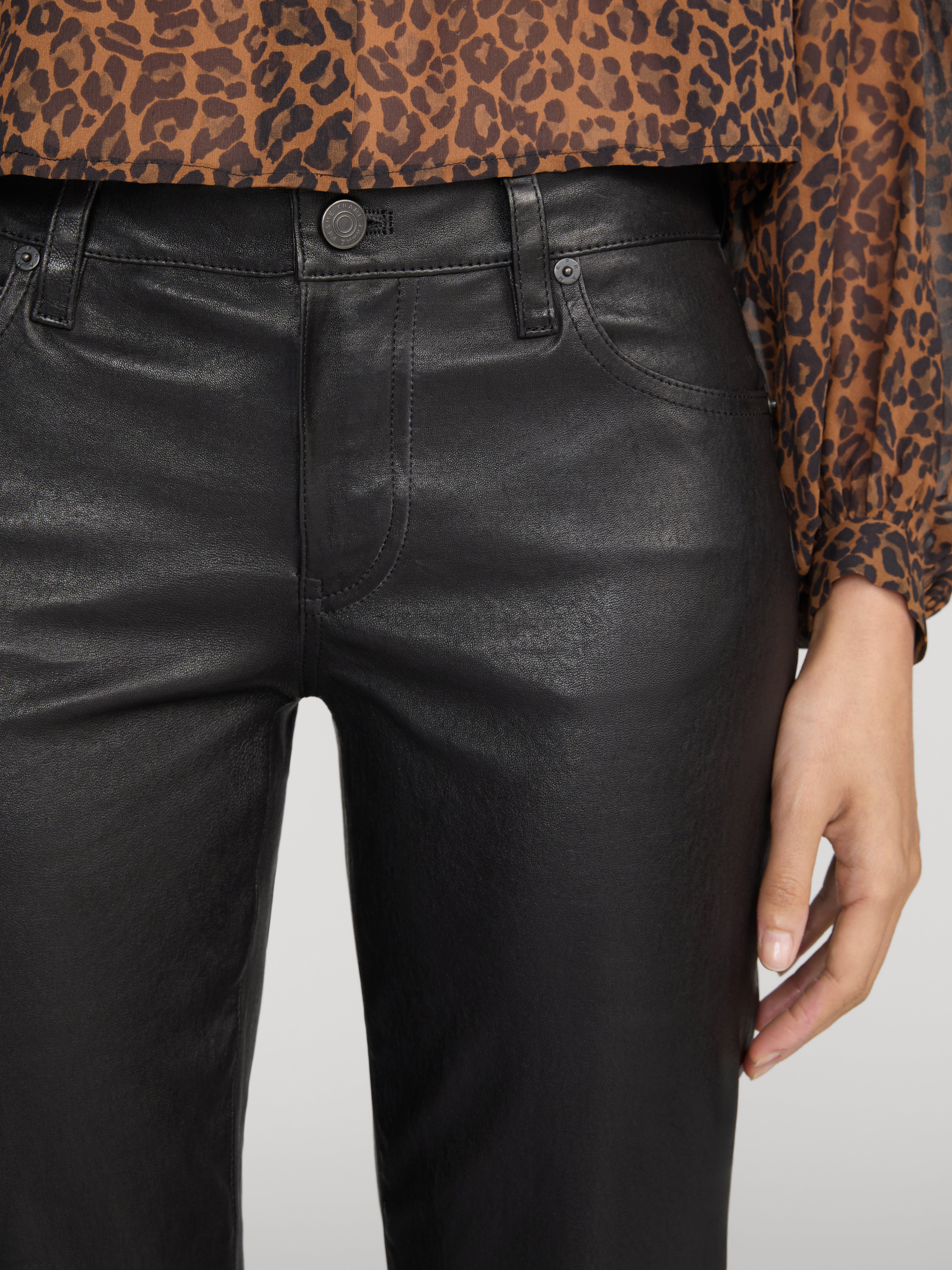 pant-detail-image