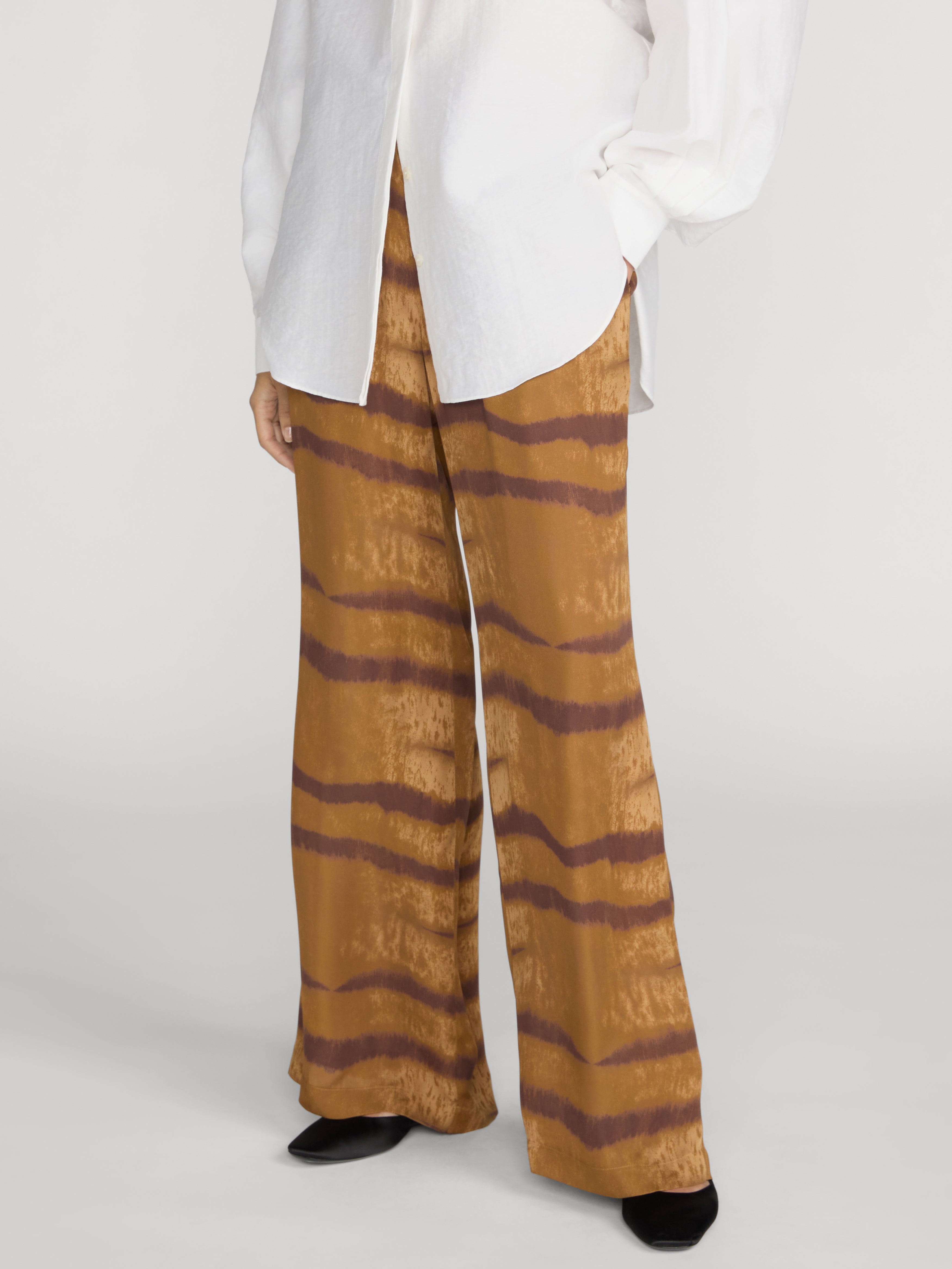 pant-side-image
