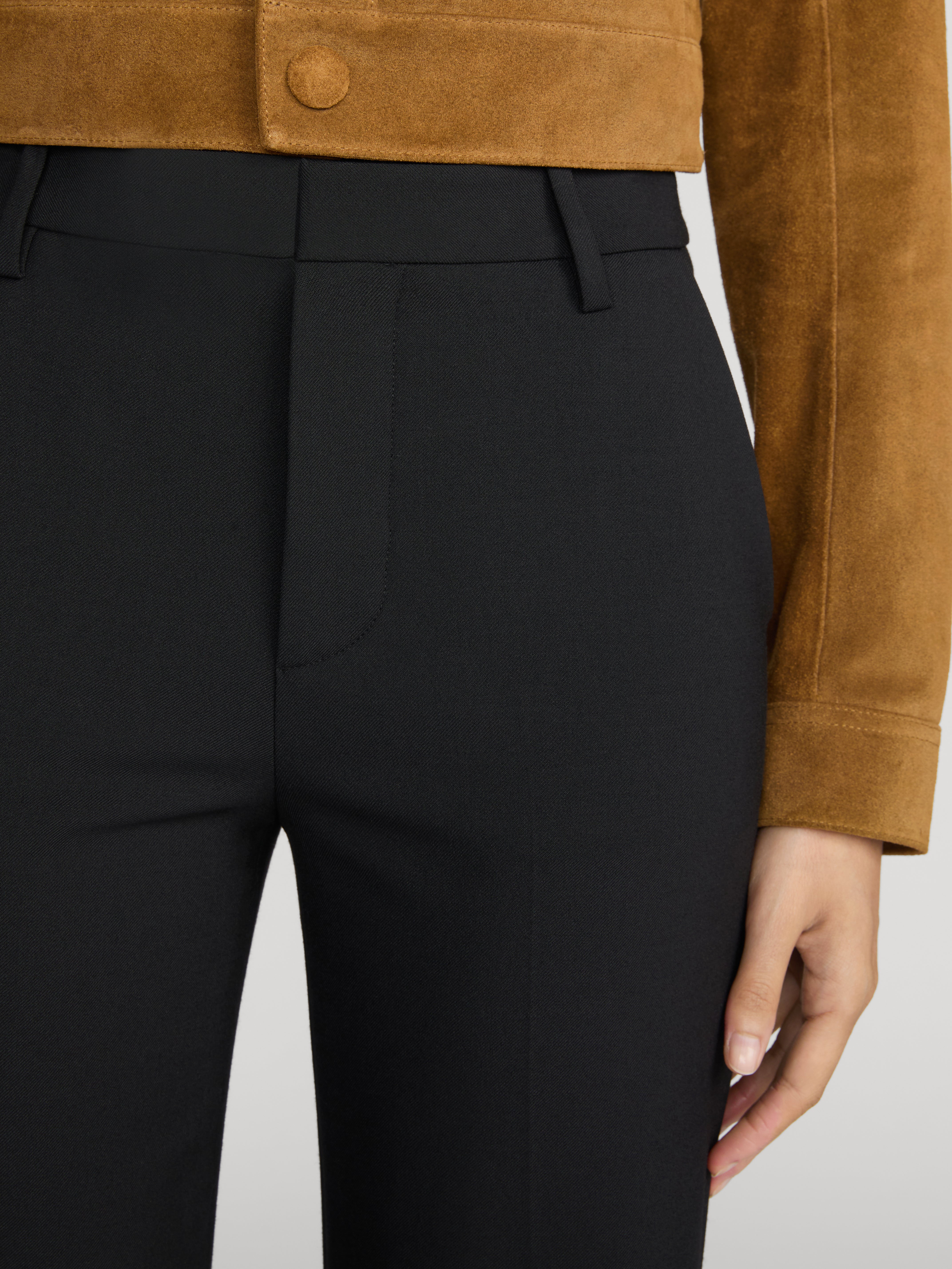 pant-detail-image