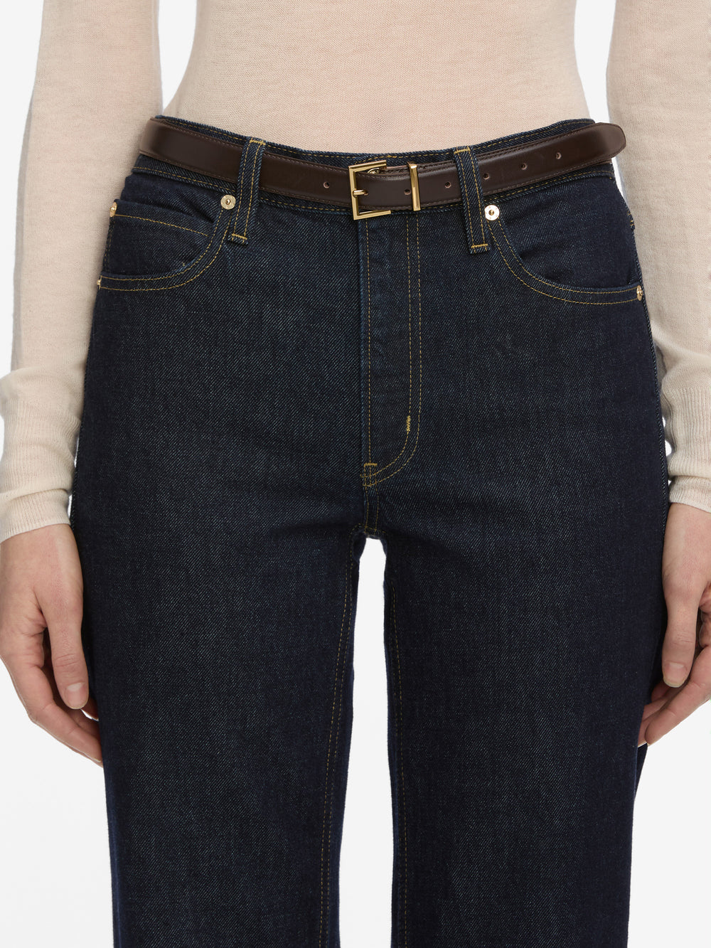 jeans front detail image alt:fit1