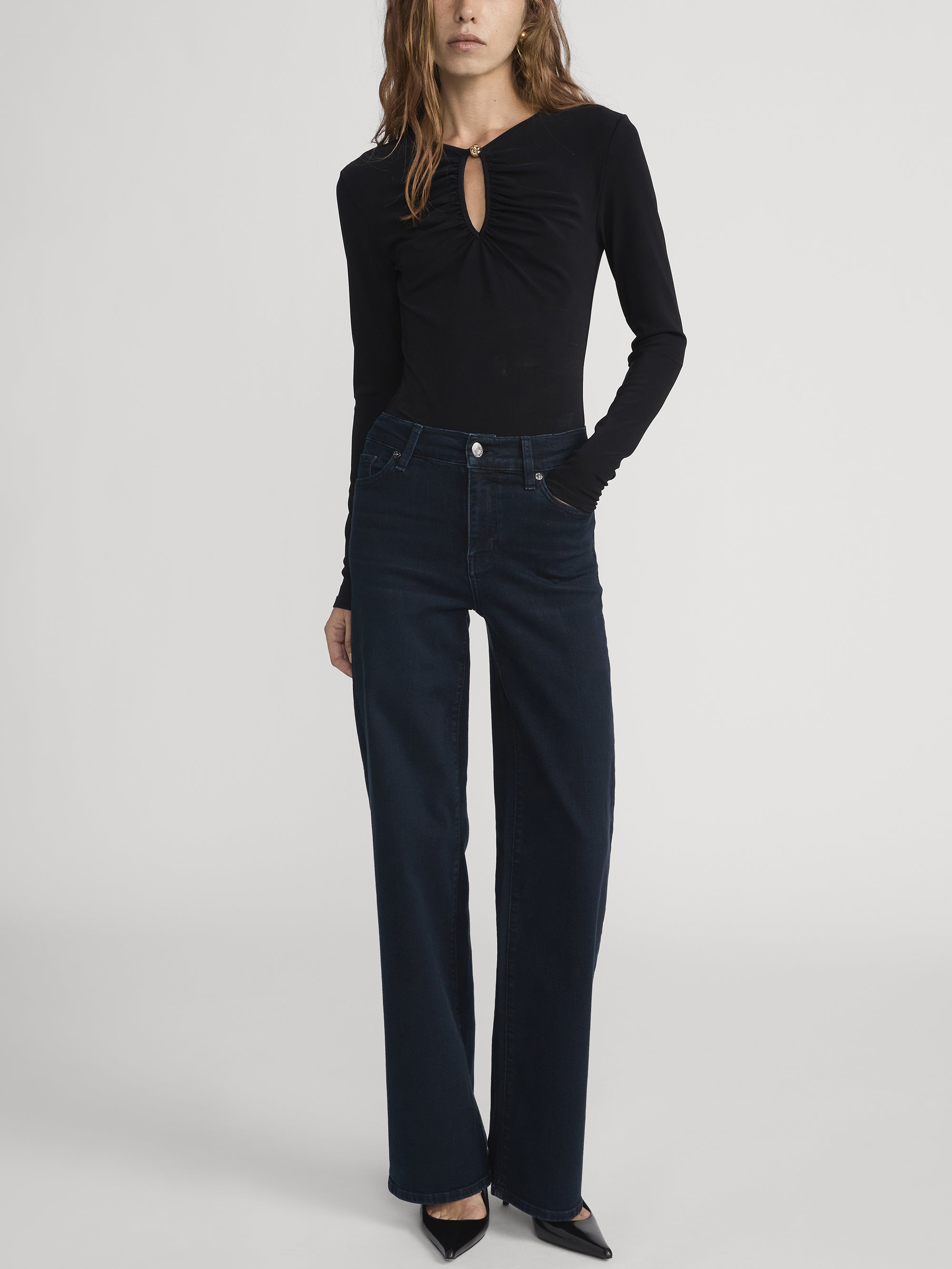 THE KEYHOLE TOP BLACK