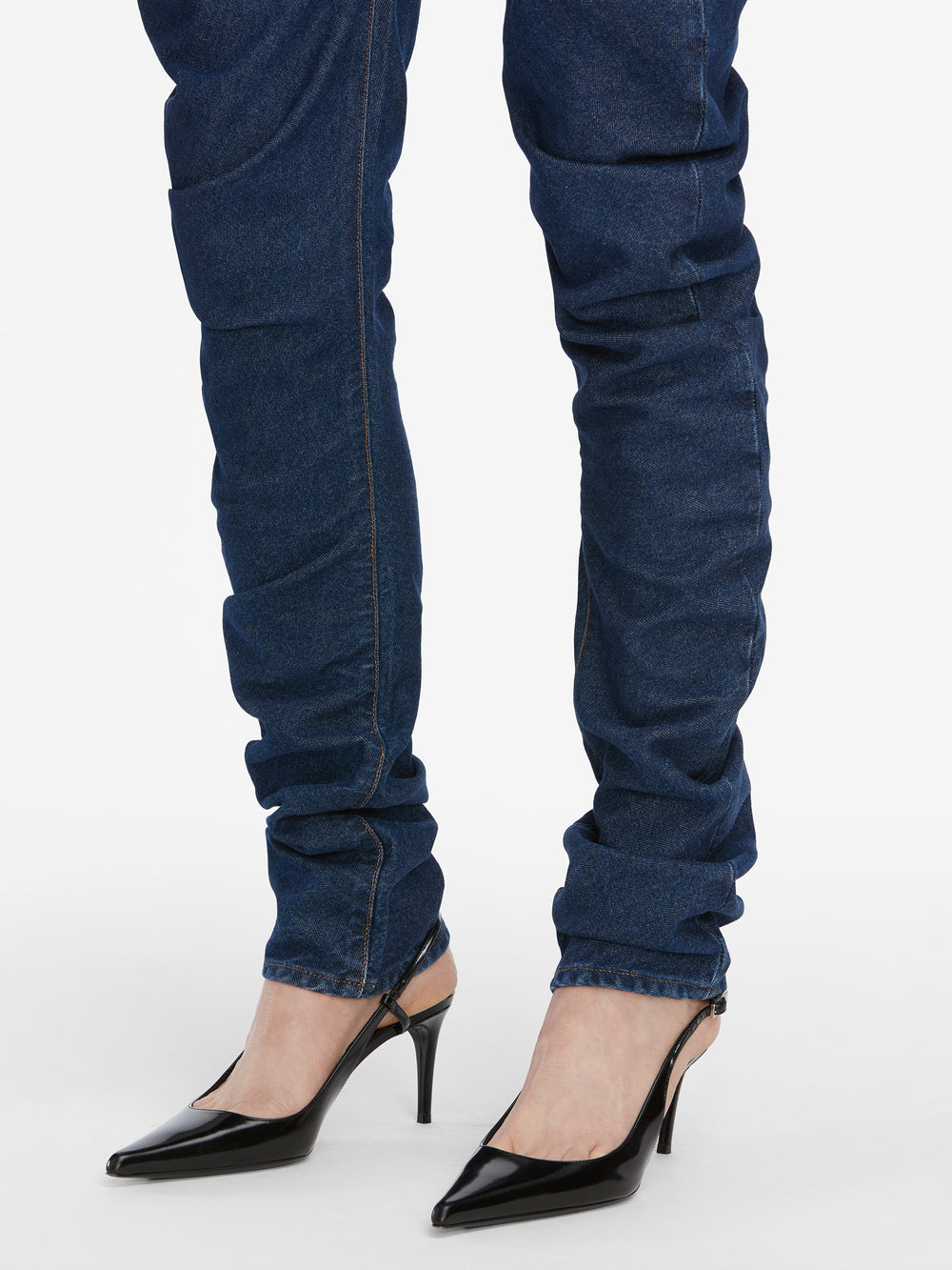 jeans hem detail image
