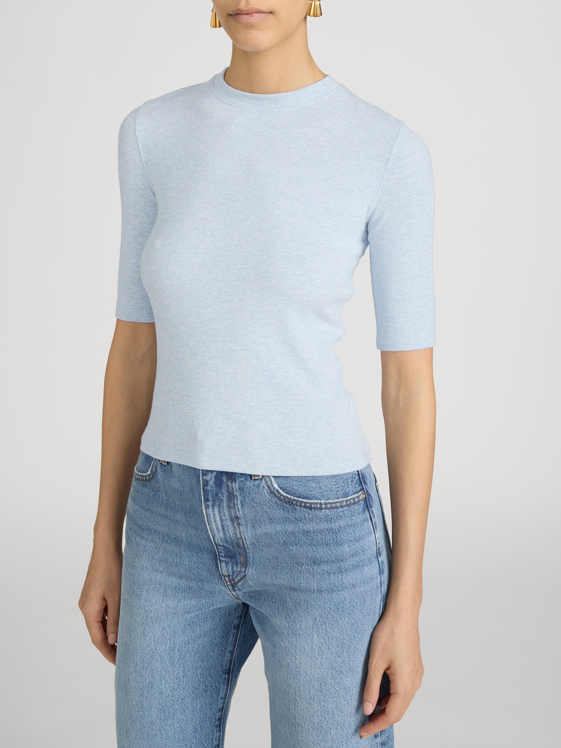 Tee on model side 
