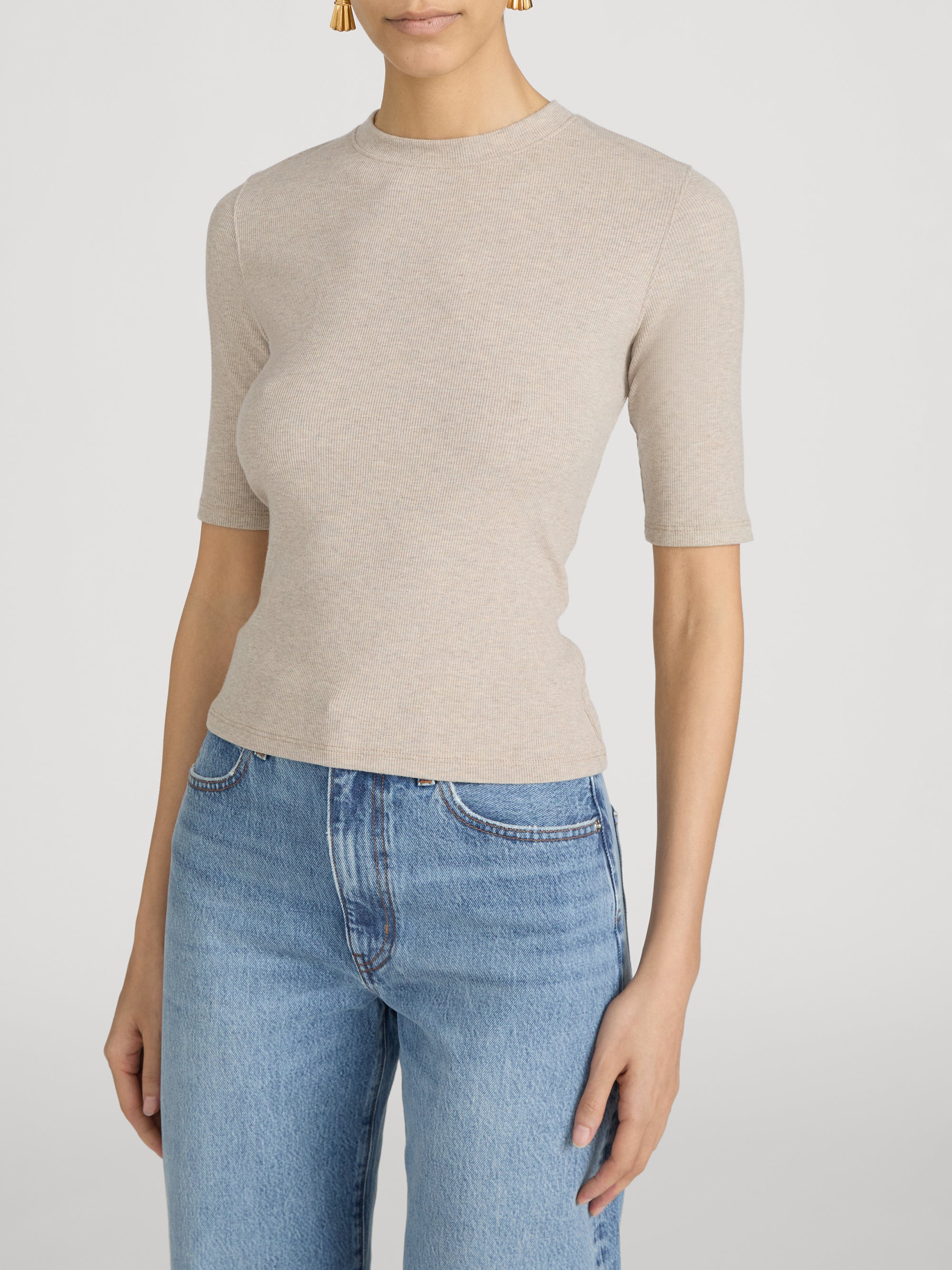 Tee on model side 