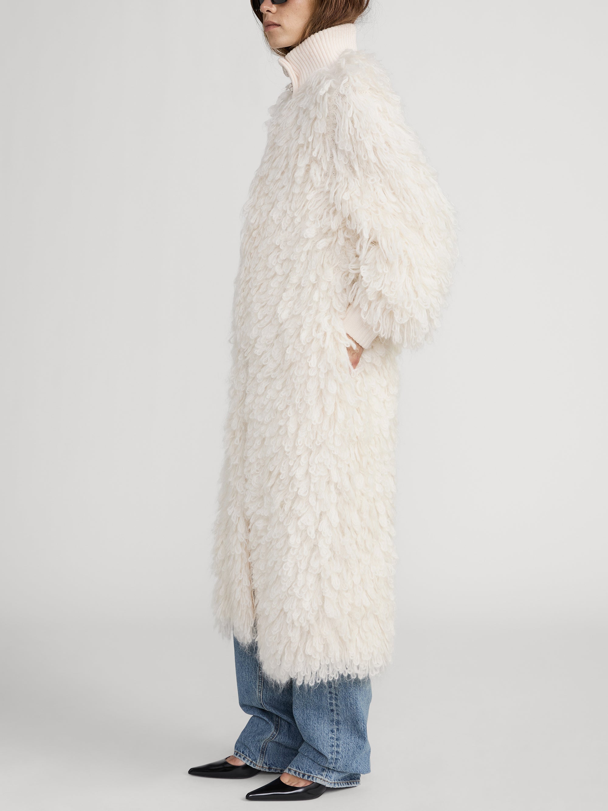 THE SHAGGY COAT CREAM