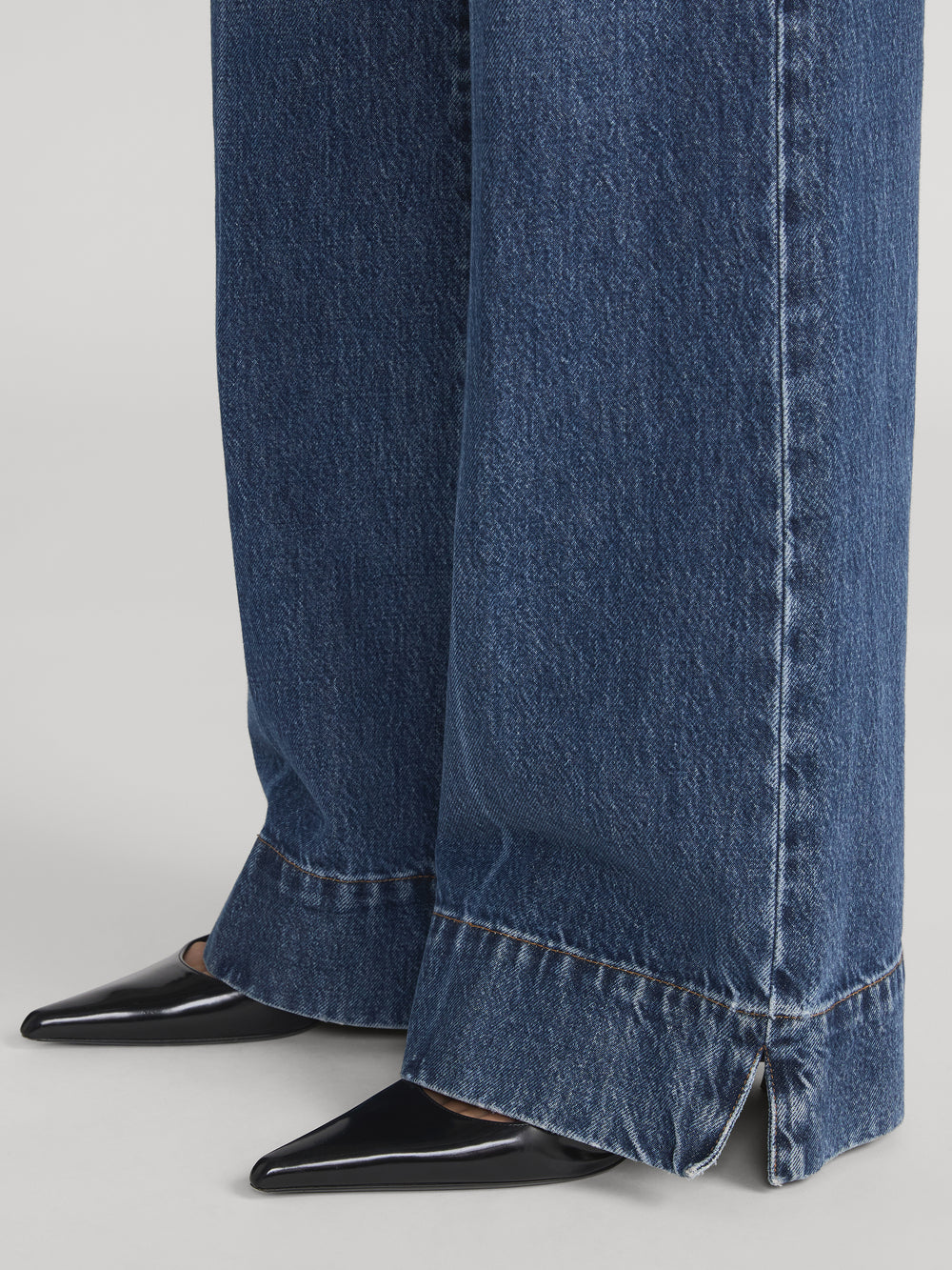 jeans hem detail image