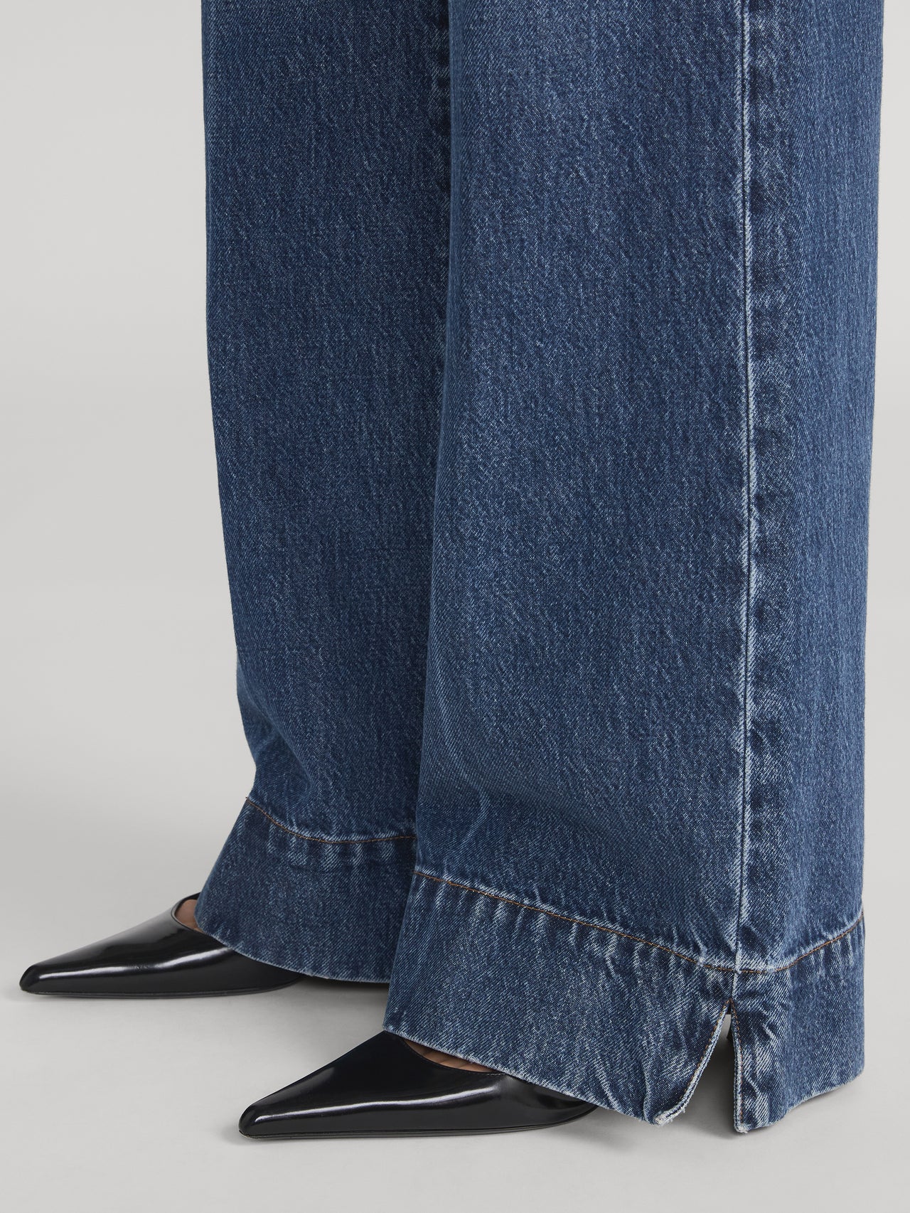 jeans hem detail image